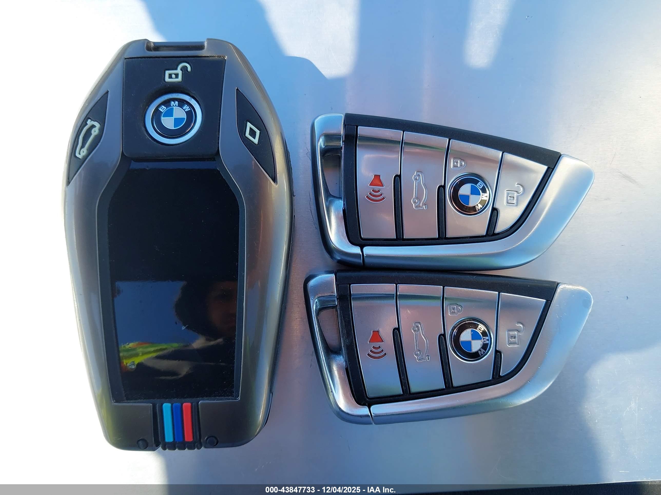 BMW 750I image 11