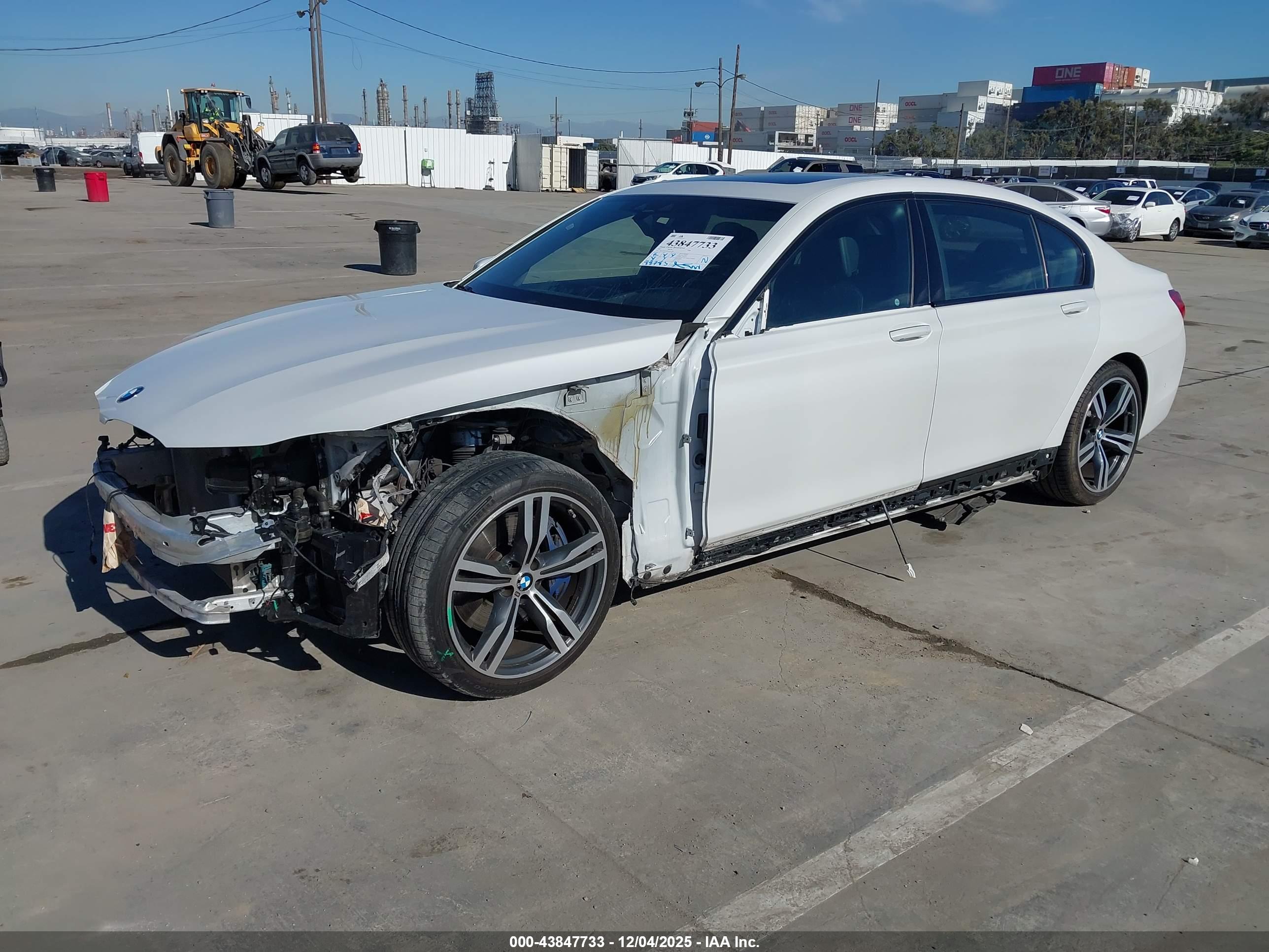 BMW 750I image 2