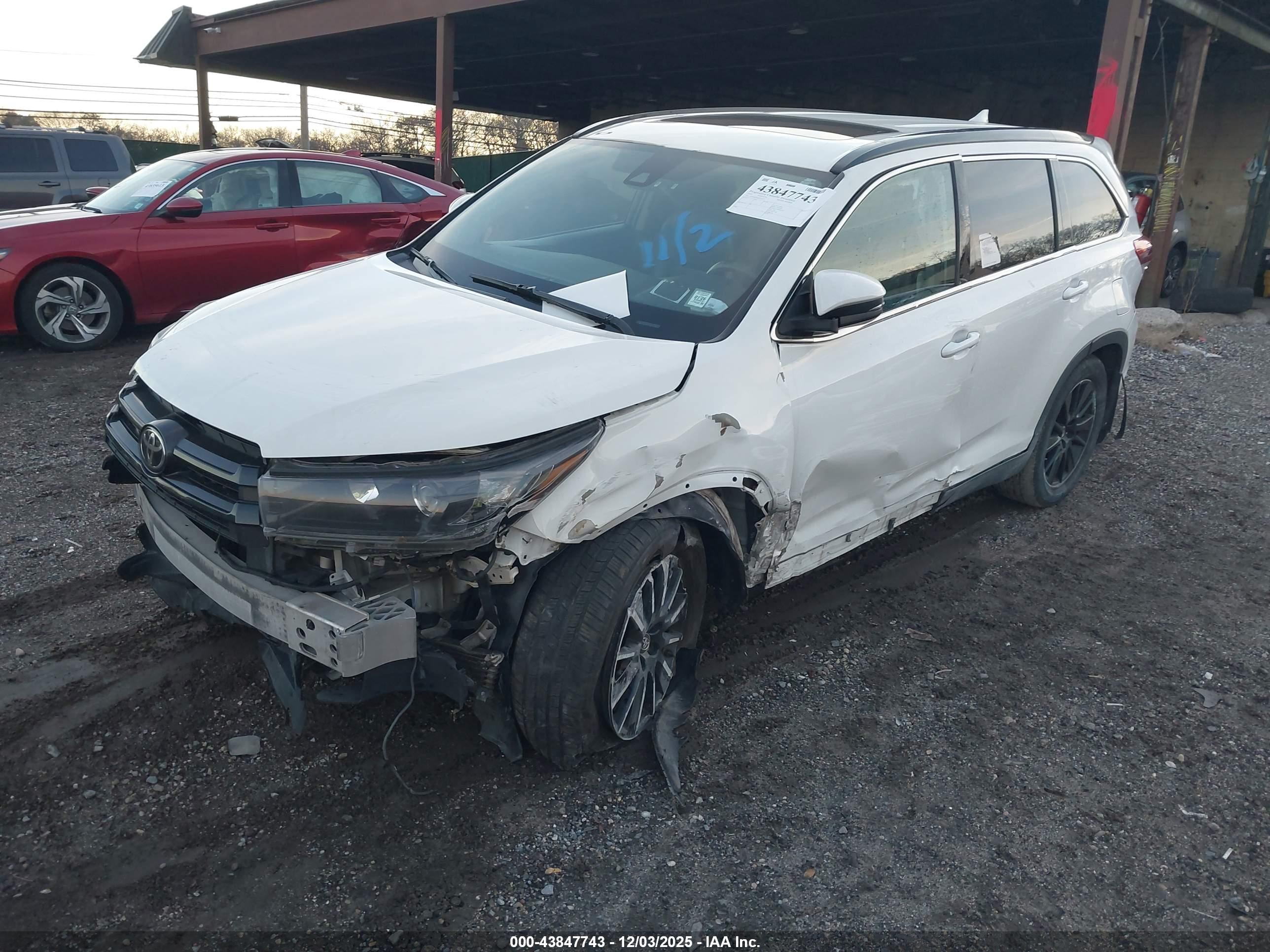 TOYOTA HIGHLANDER image 2