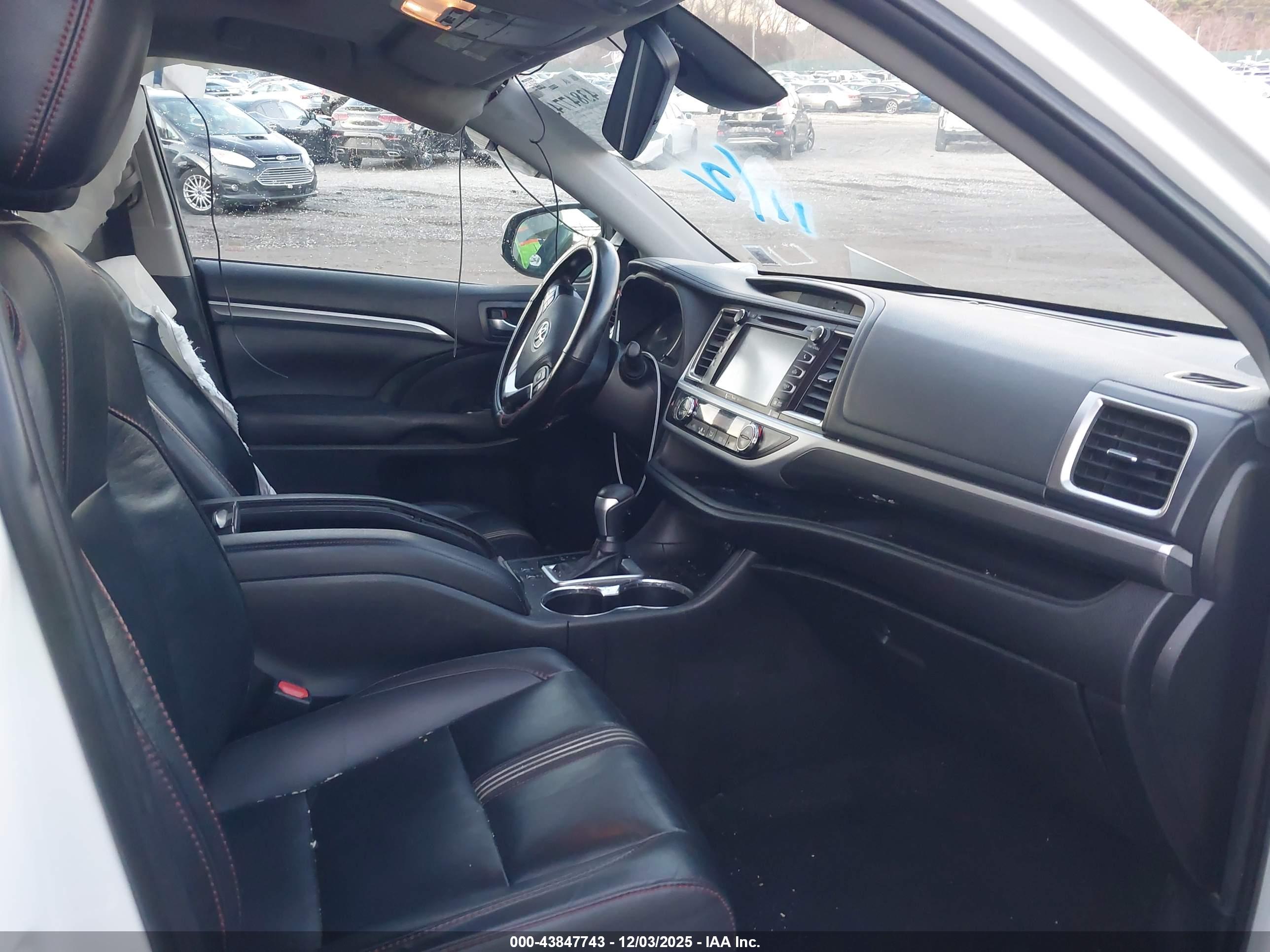 TOYOTA HIGHLANDER image 5