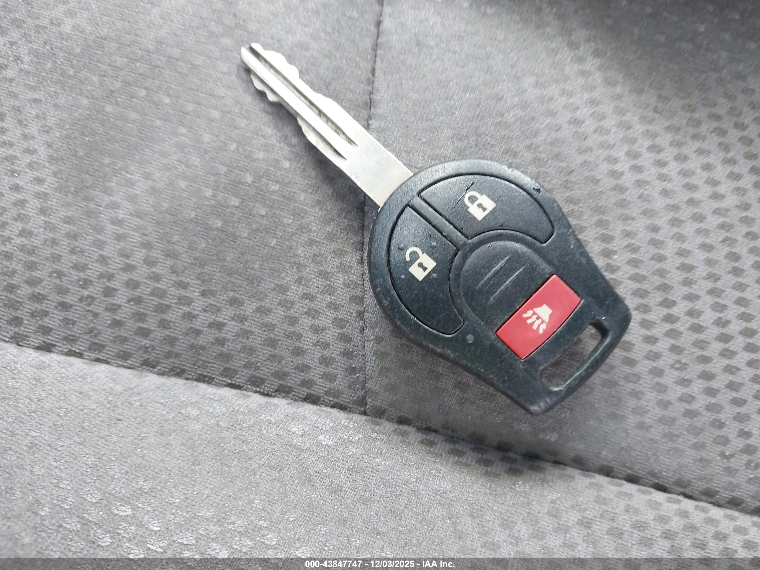 NISSAN ROGUE image 11
