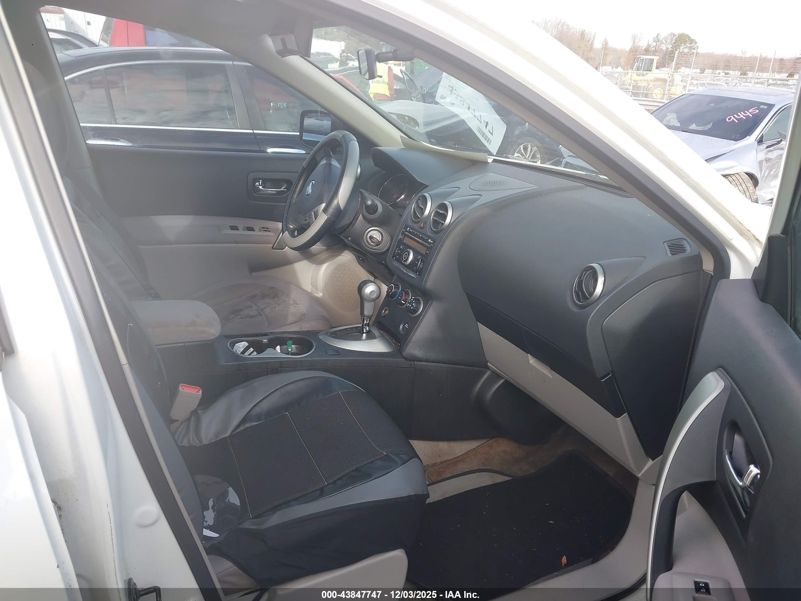 NISSAN ROGUE image 5