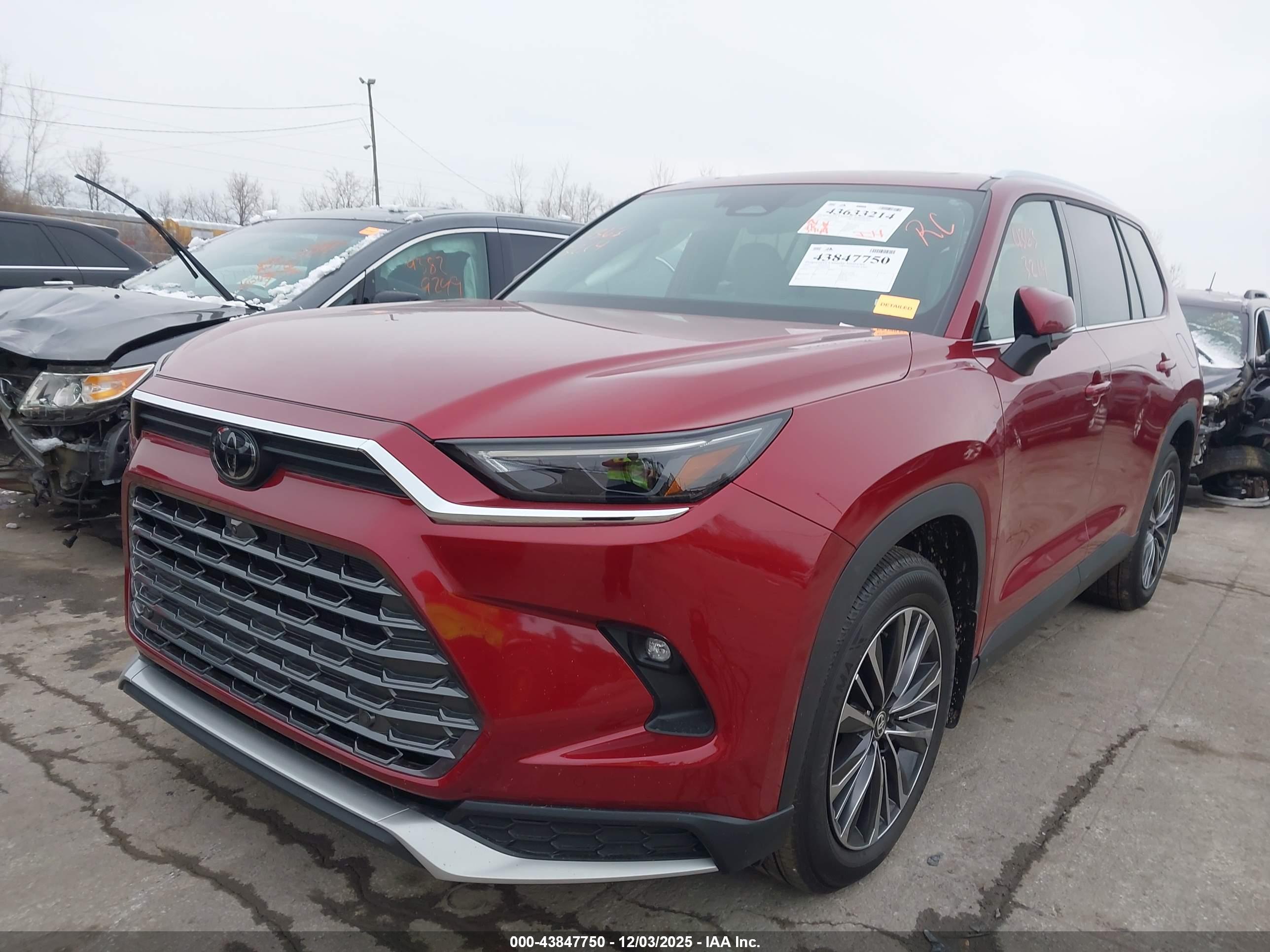 TOYOTA GRAND image 2