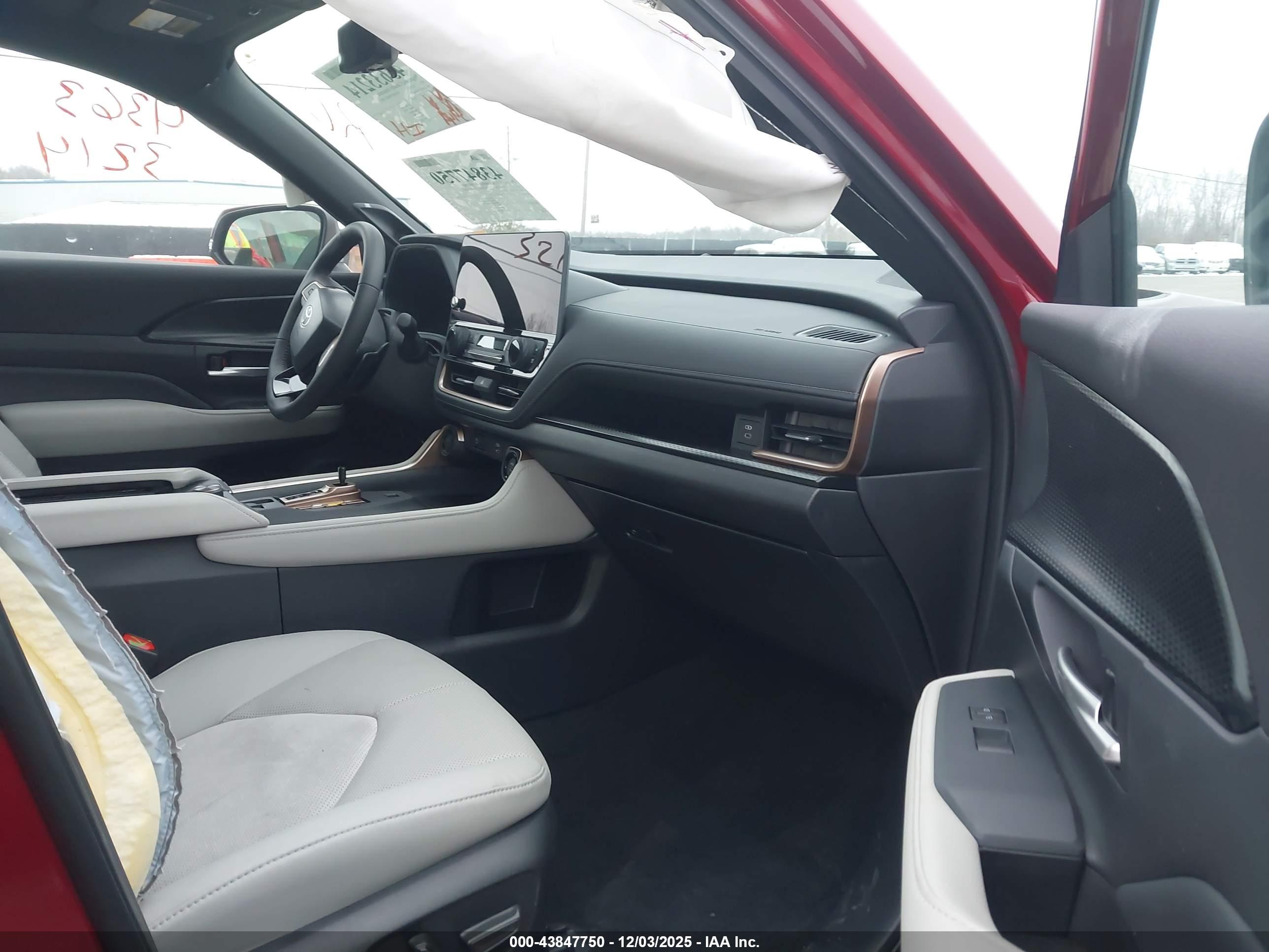 TOYOTA GRAND image 5