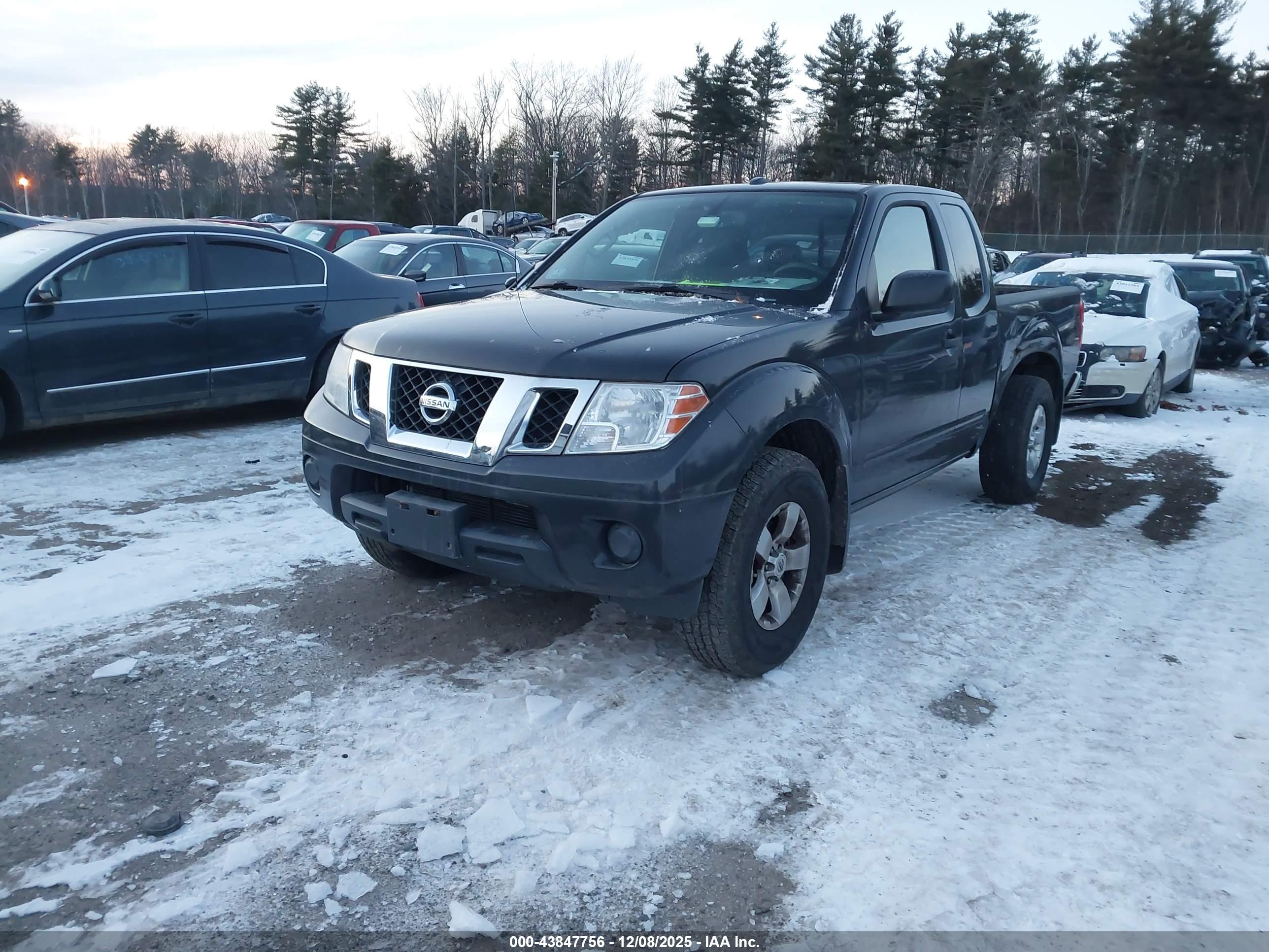 NISSAN FRONTIER image 2
