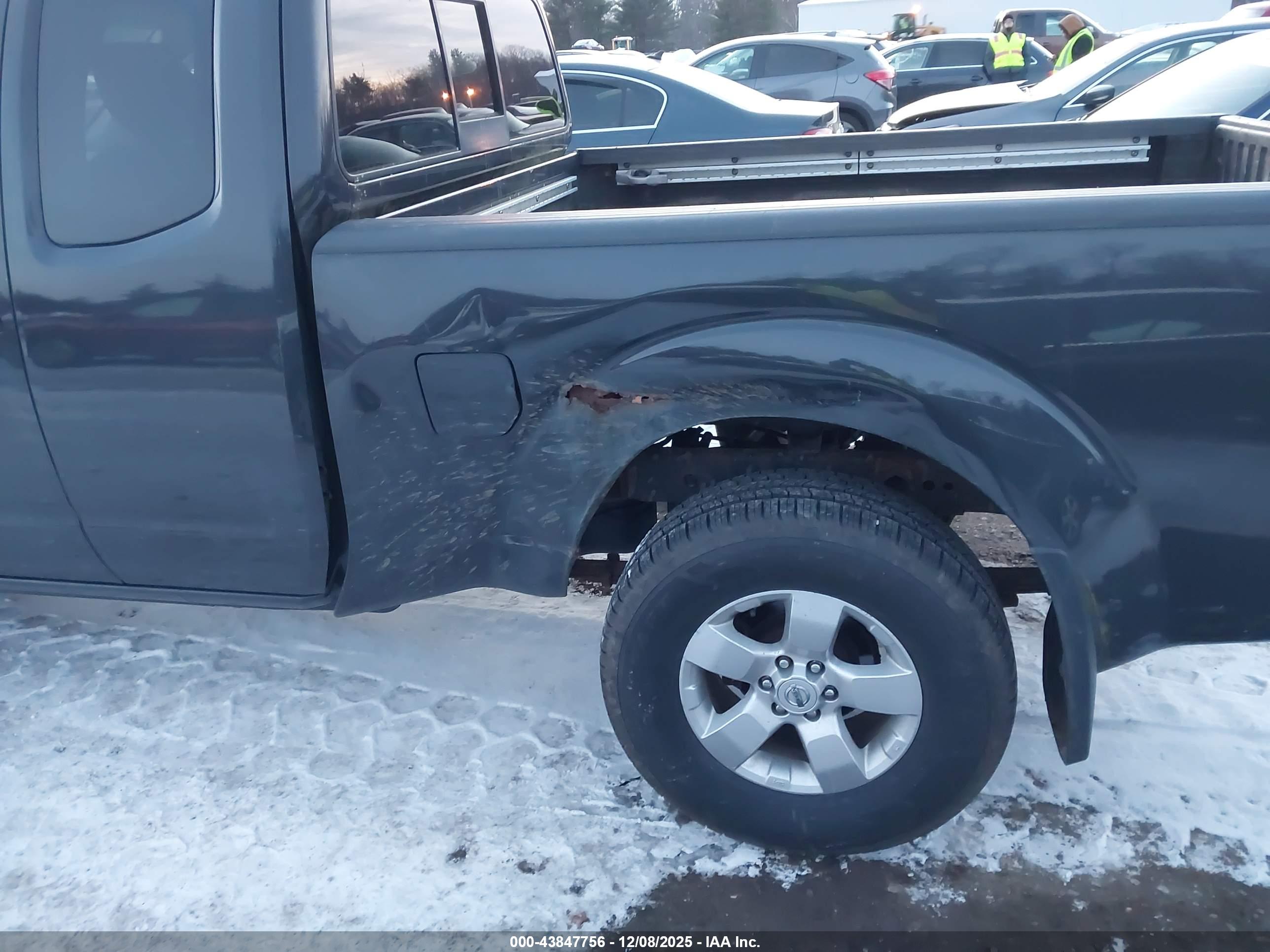 NISSAN FRONTIER image 6