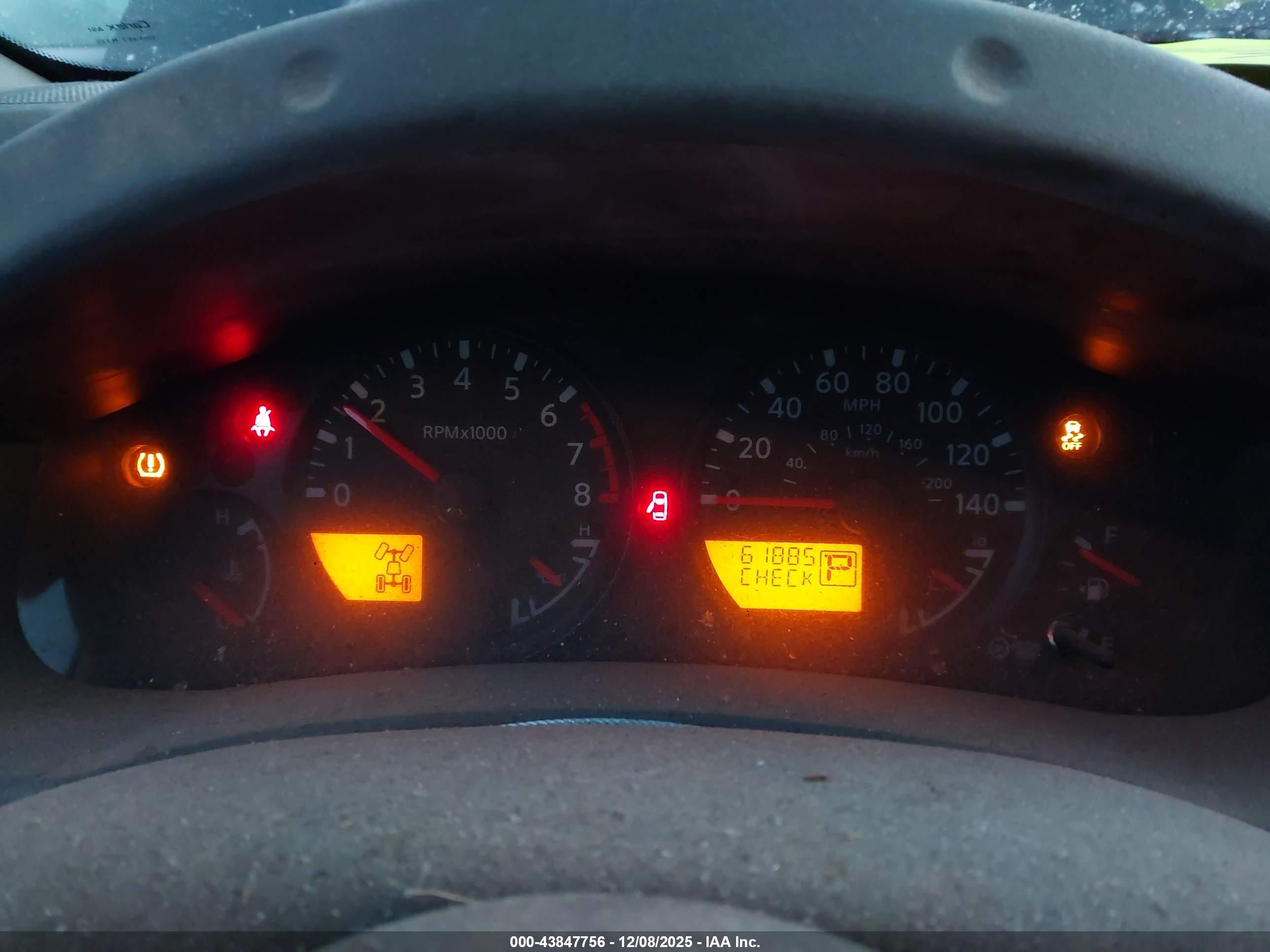NISSAN FRONTIER image 7