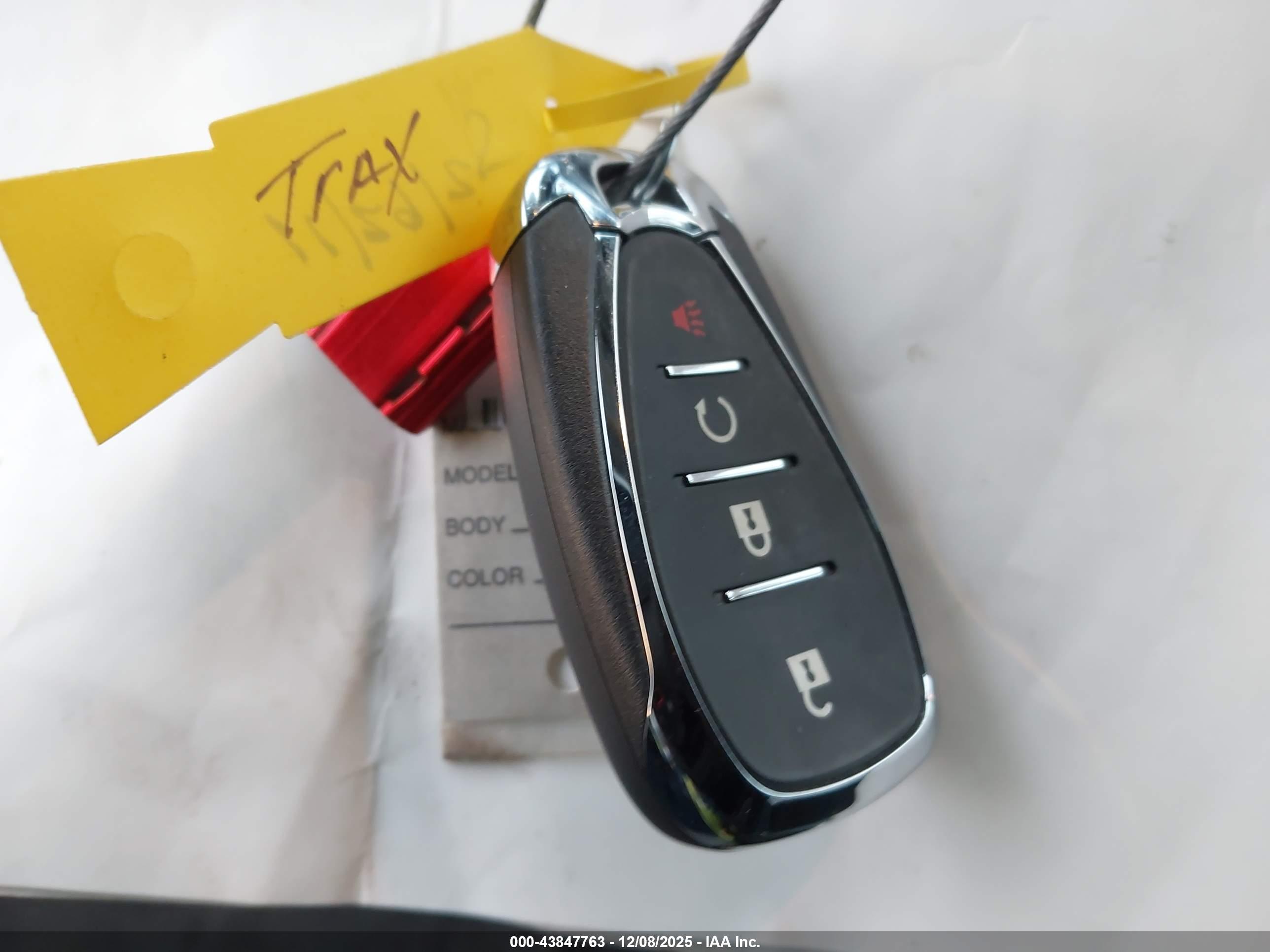 CHEVROLET TRAX image 11
