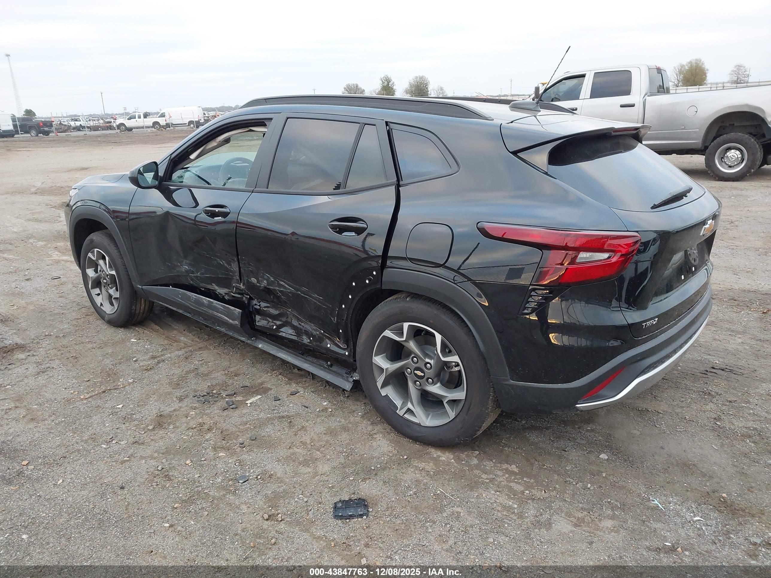 CHEVROLET TRAX image 3
