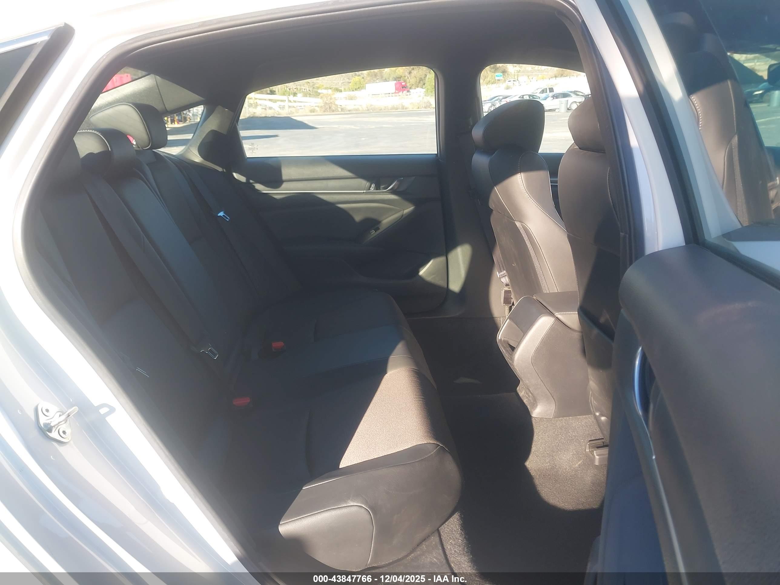 HONDA ACCORD image 8