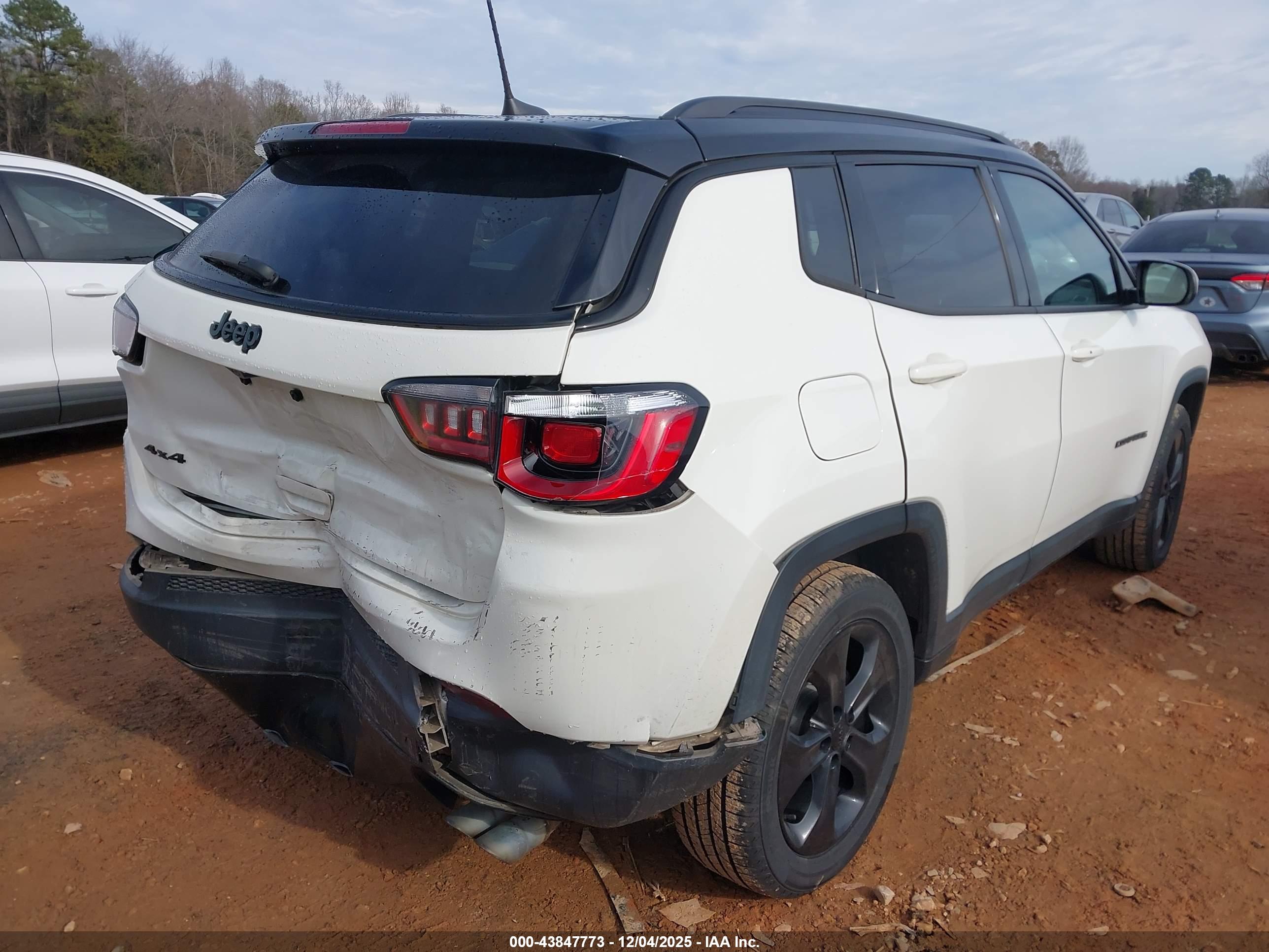 JEEP COMPASS image 4