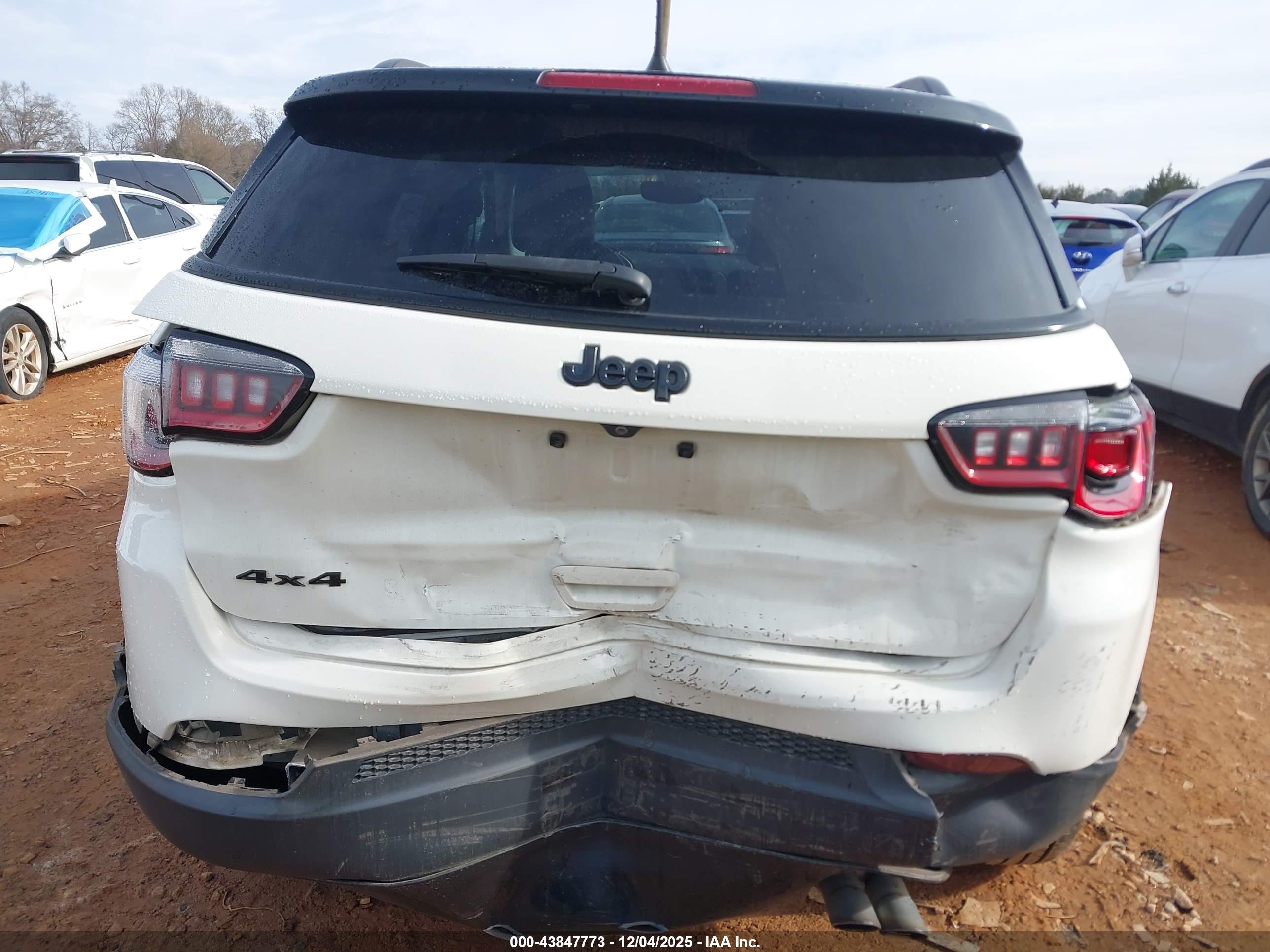 JEEP COMPASS image 6