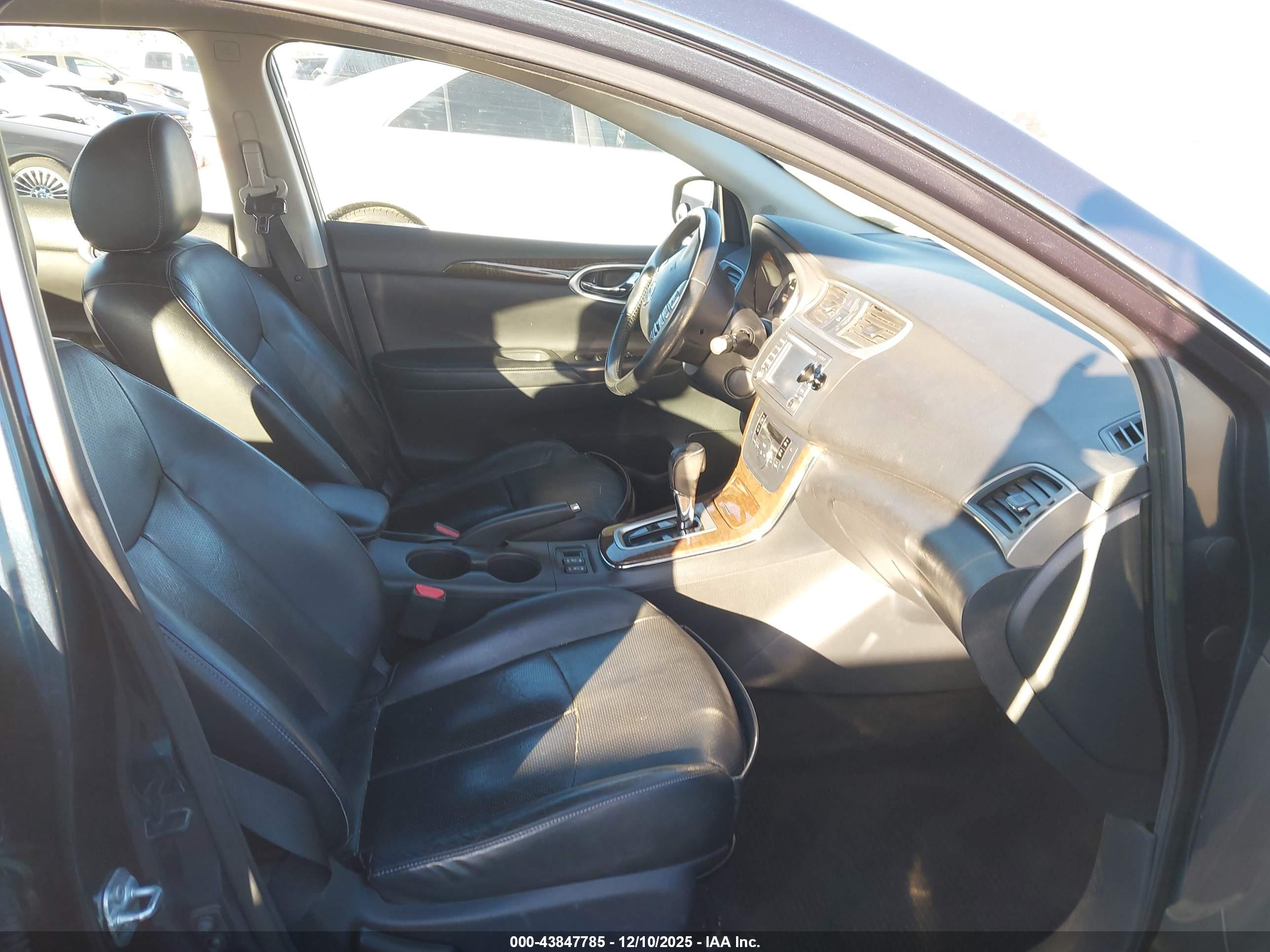 NISSAN SENTRA image 5