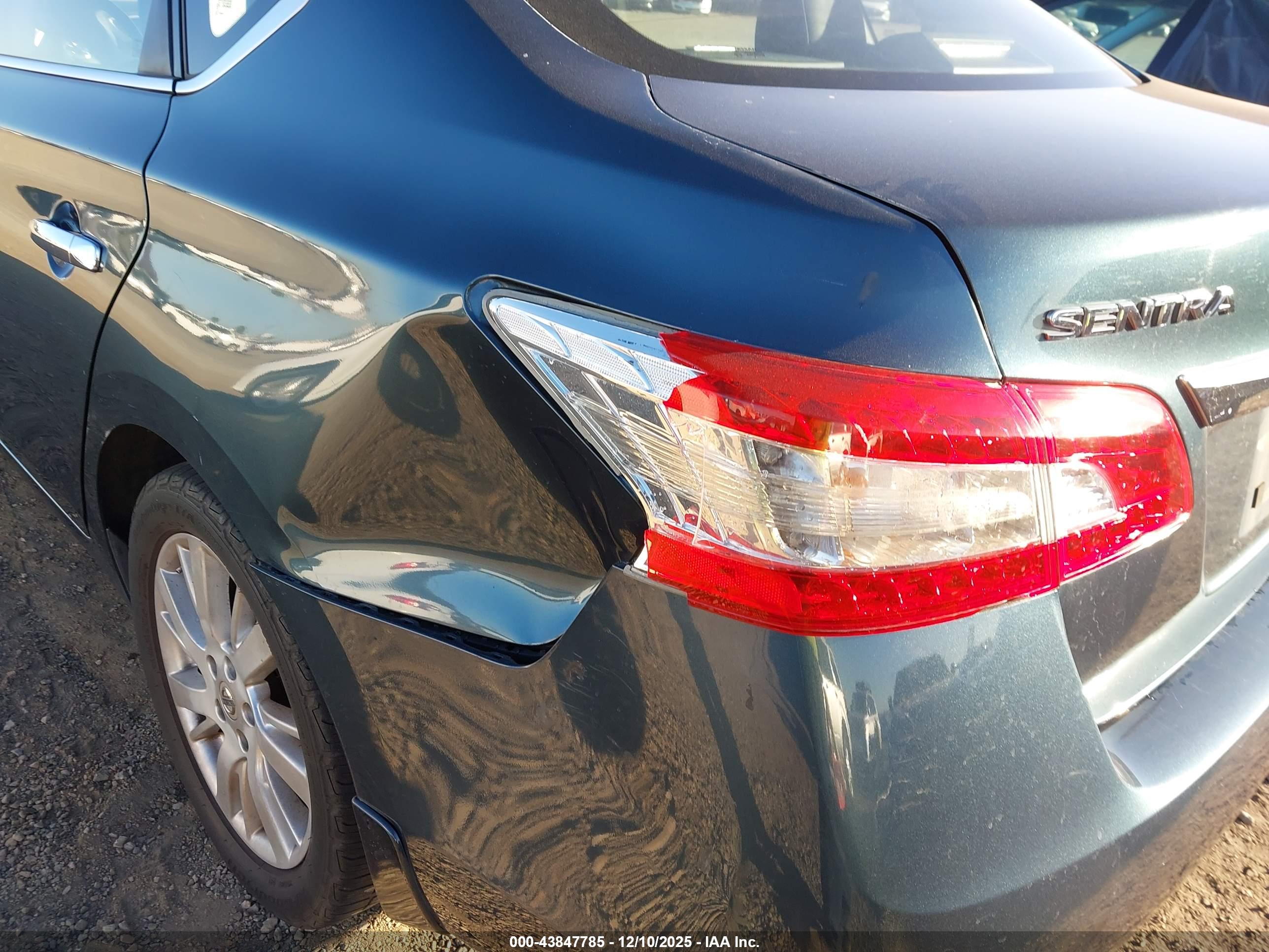 NISSAN SENTRA image 6