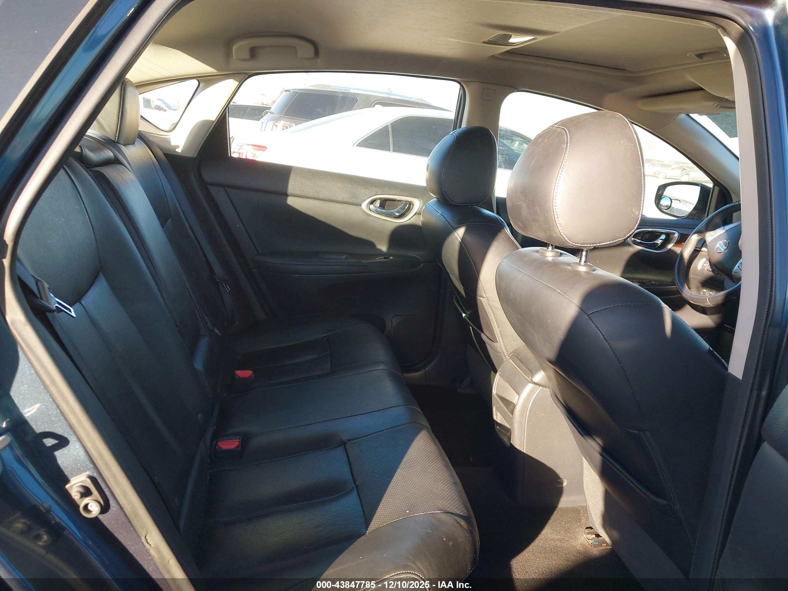 NISSAN SENTRA image 8