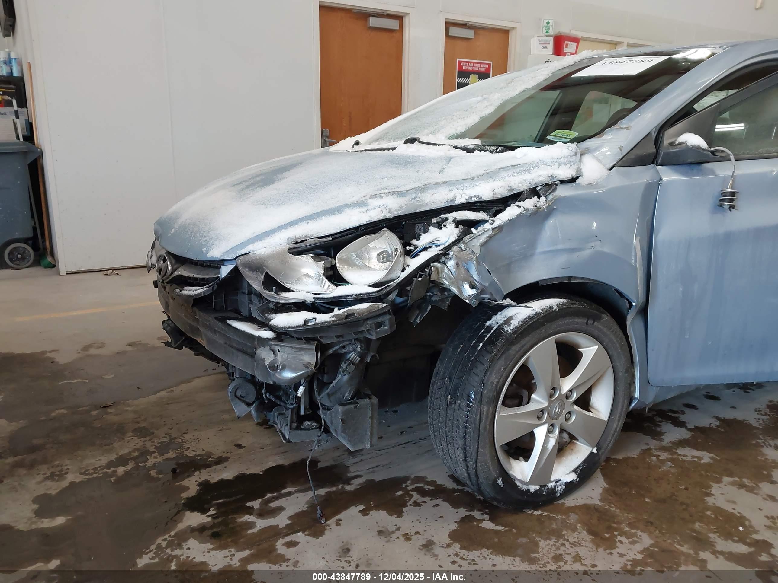 HYUNDAI ELANTRA image 6