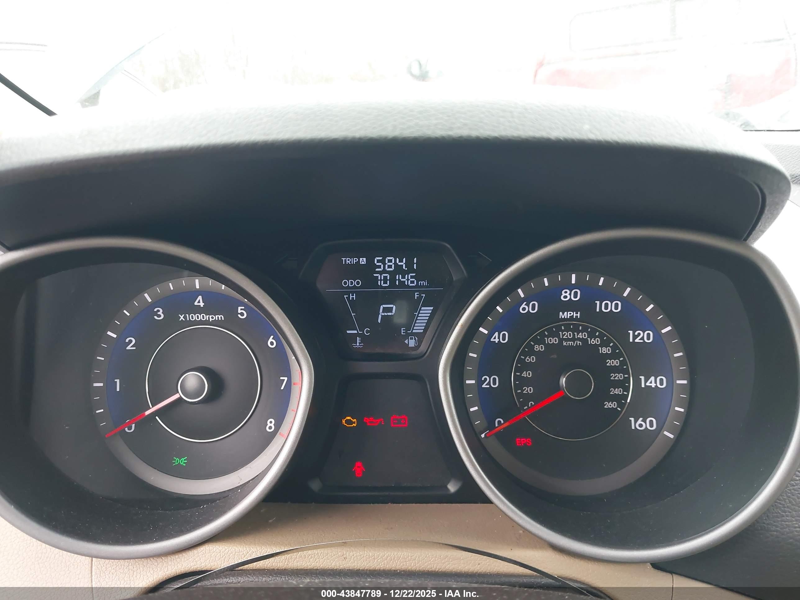 HYUNDAI ELANTRA image 7