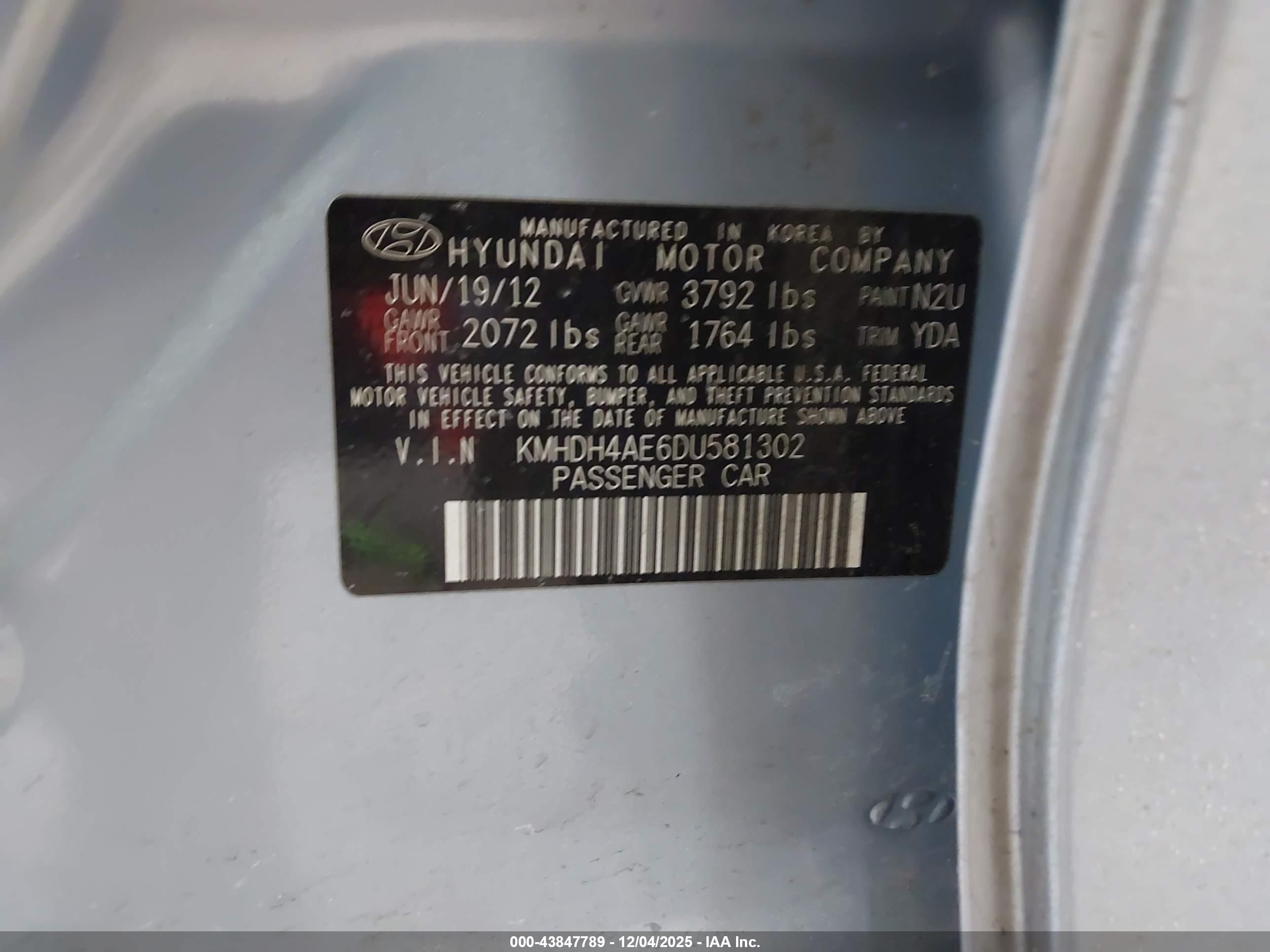 HYUNDAI ELANTRA image 9