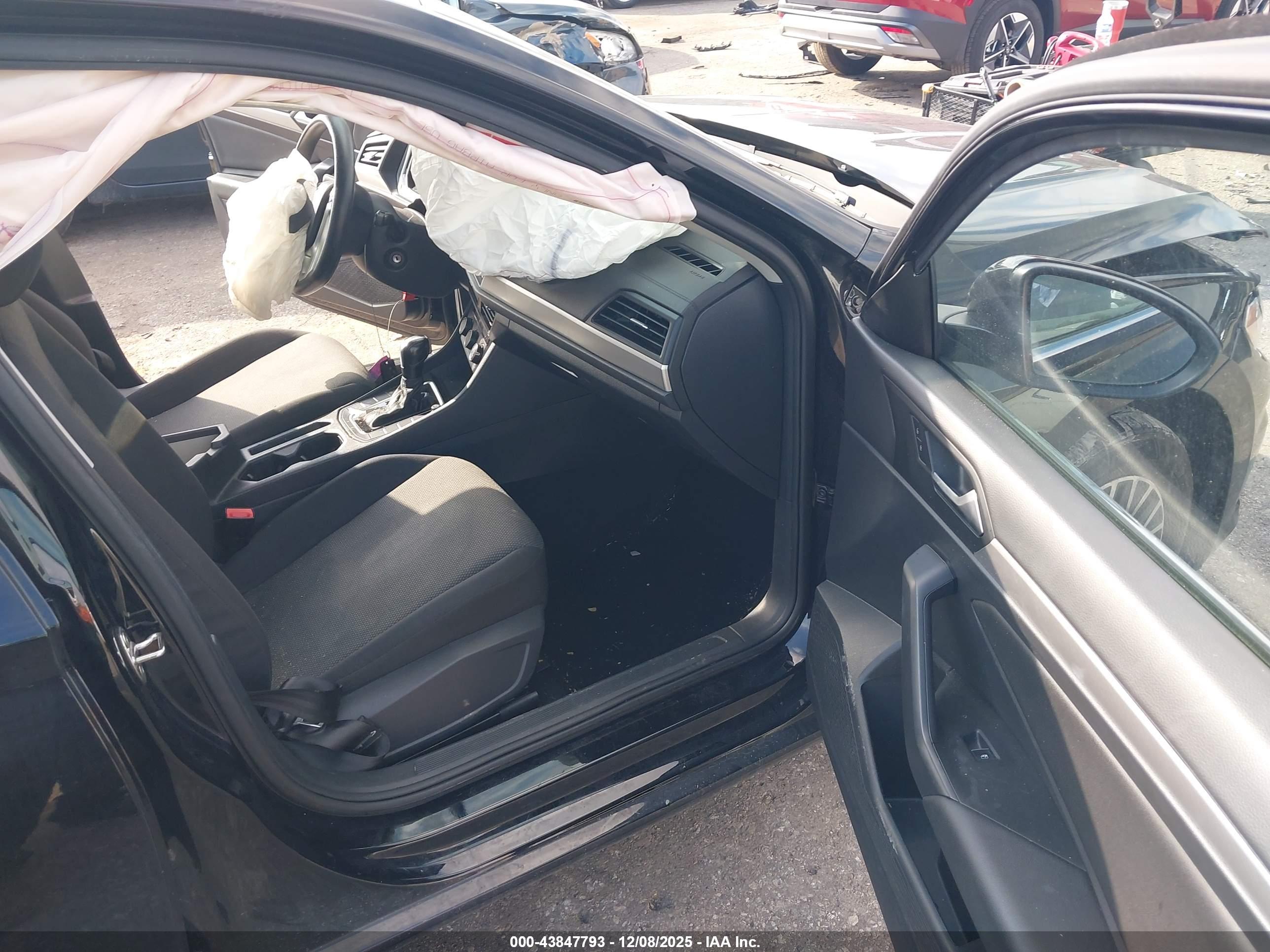VOLKSWAGEN JETTA image 5