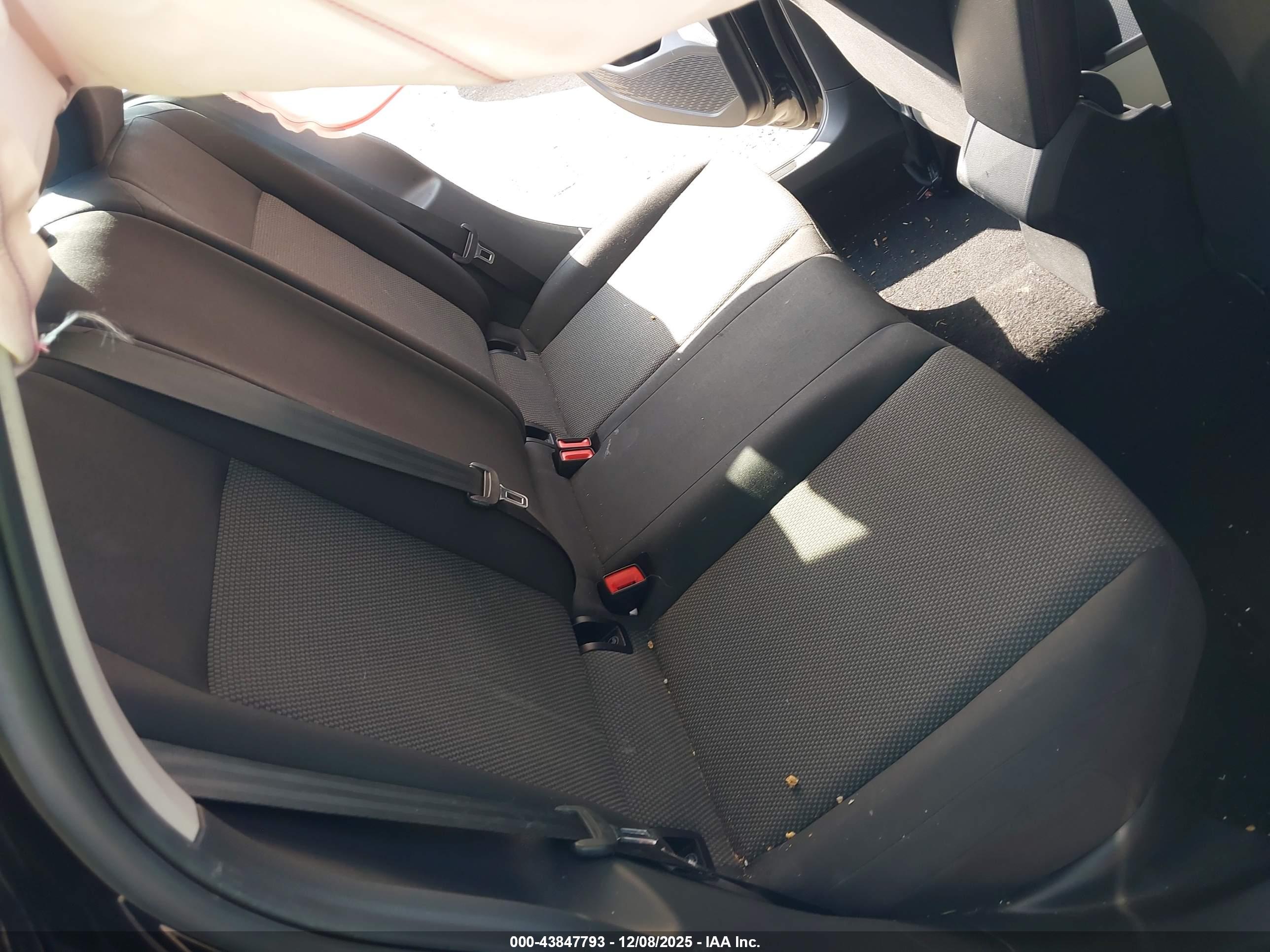 VOLKSWAGEN JETTA image 8