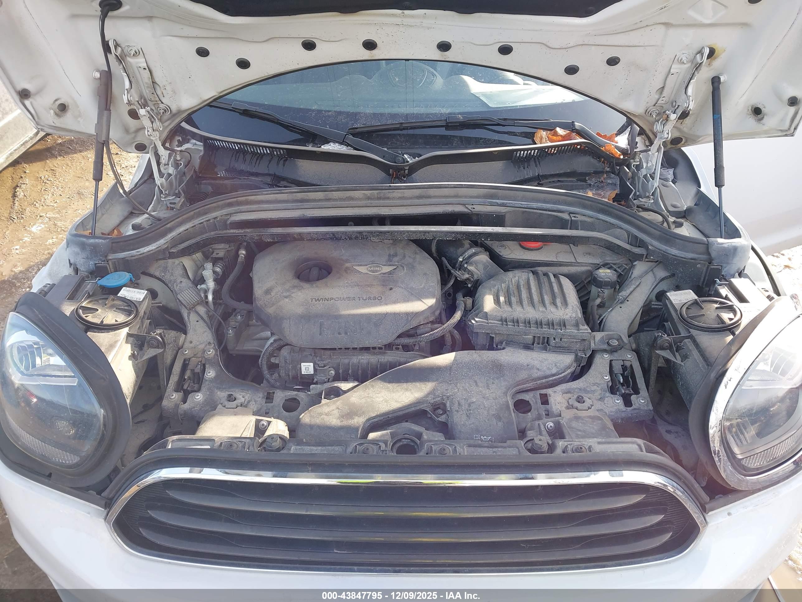 MINI COUNTRYMAN image 10
