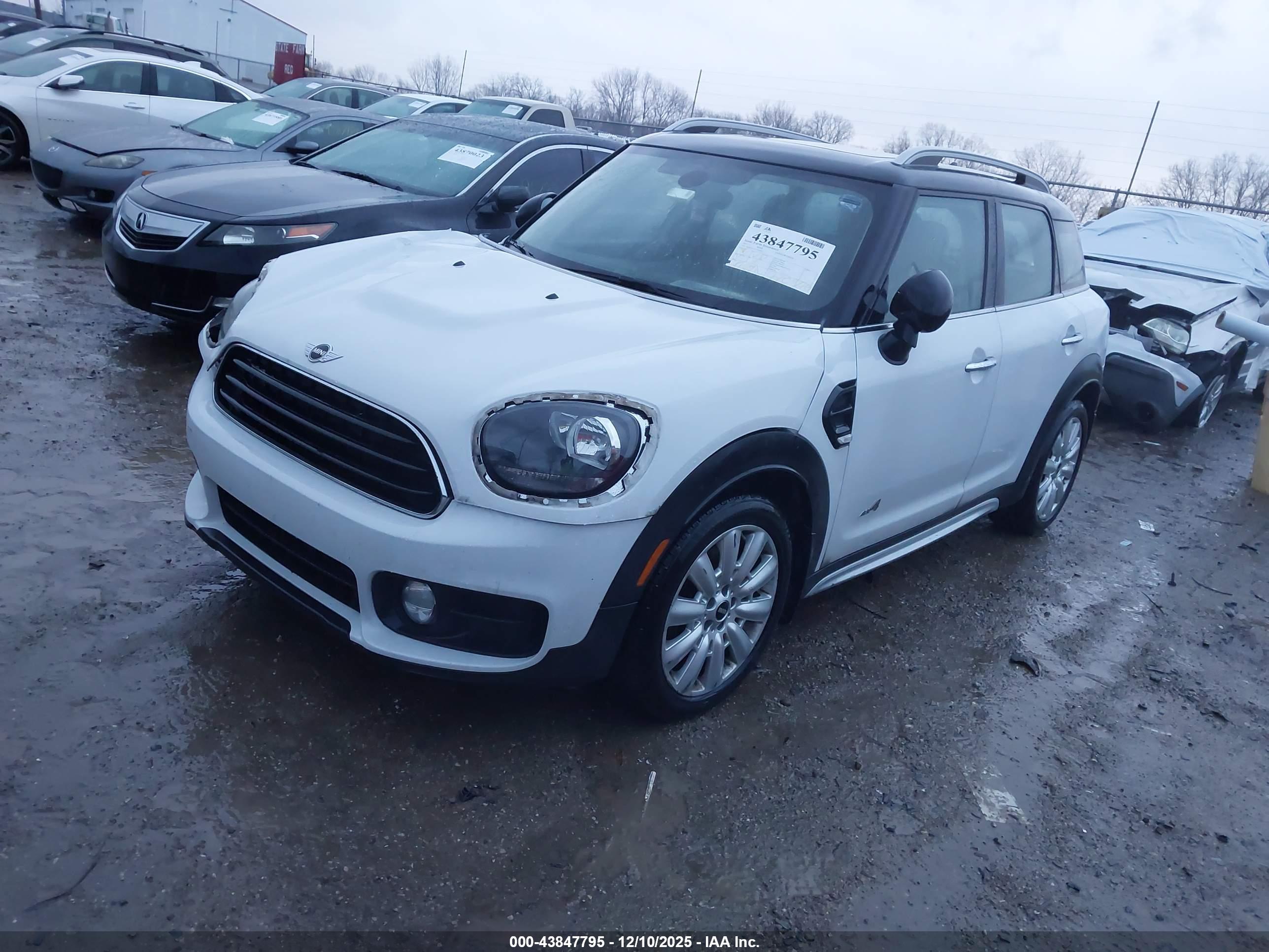 MINI COUNTRYMAN image 2