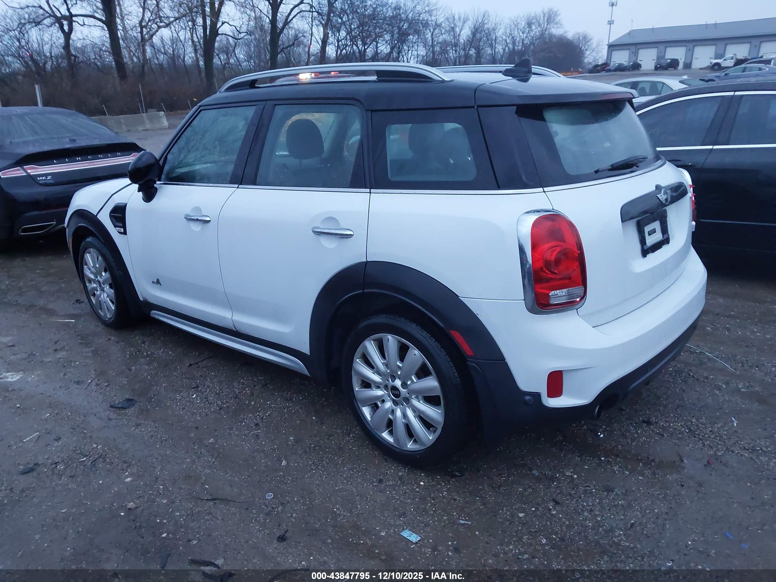 MINI COUNTRYMAN image 3