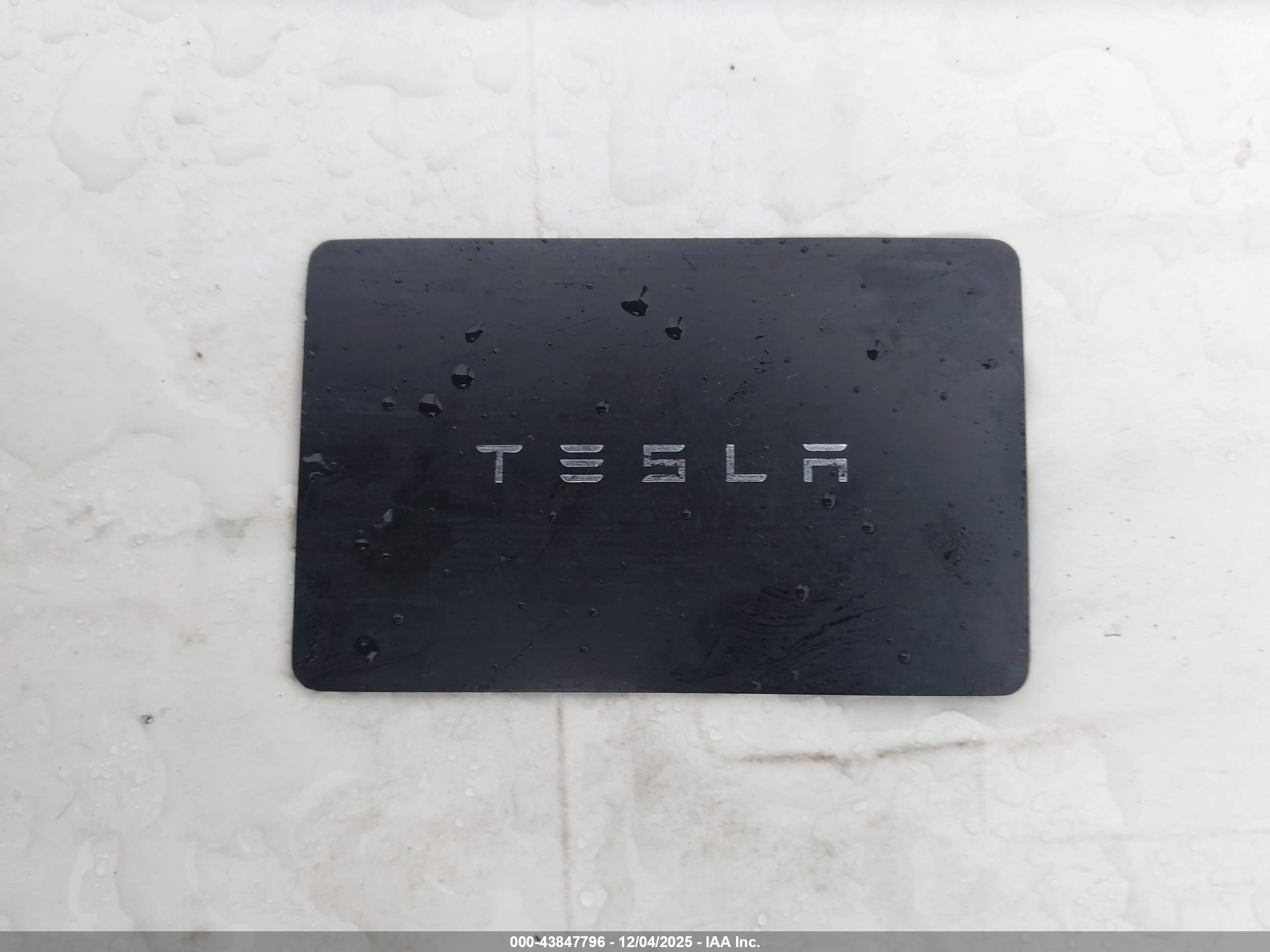TESLA MODEL image 11