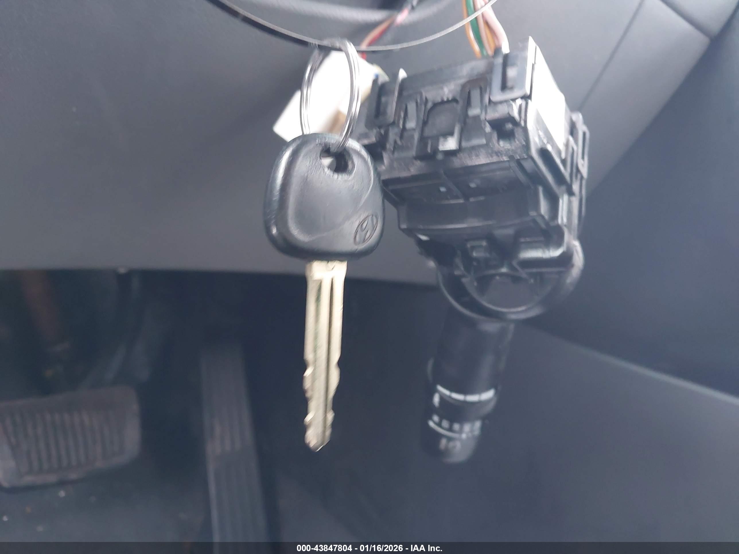 HYUNDAI ELANTRA image 11