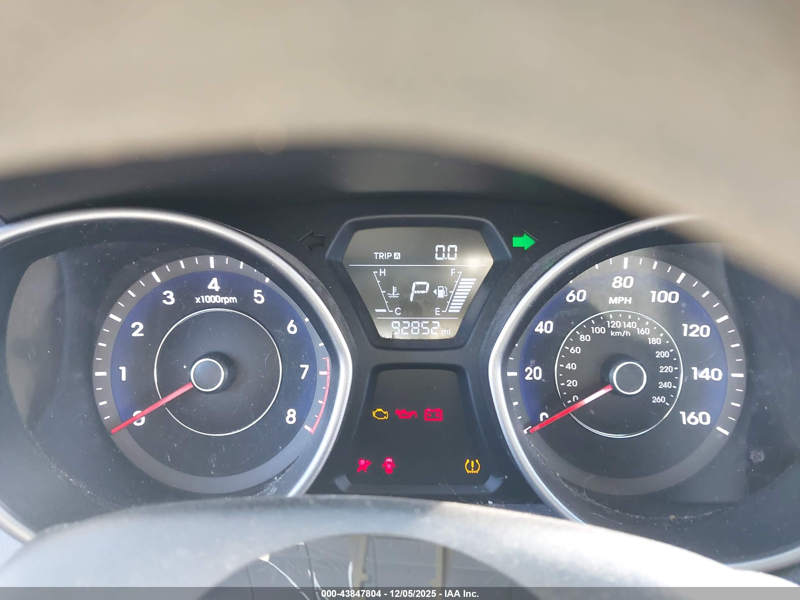 HYUNDAI ELANTRA image 7
