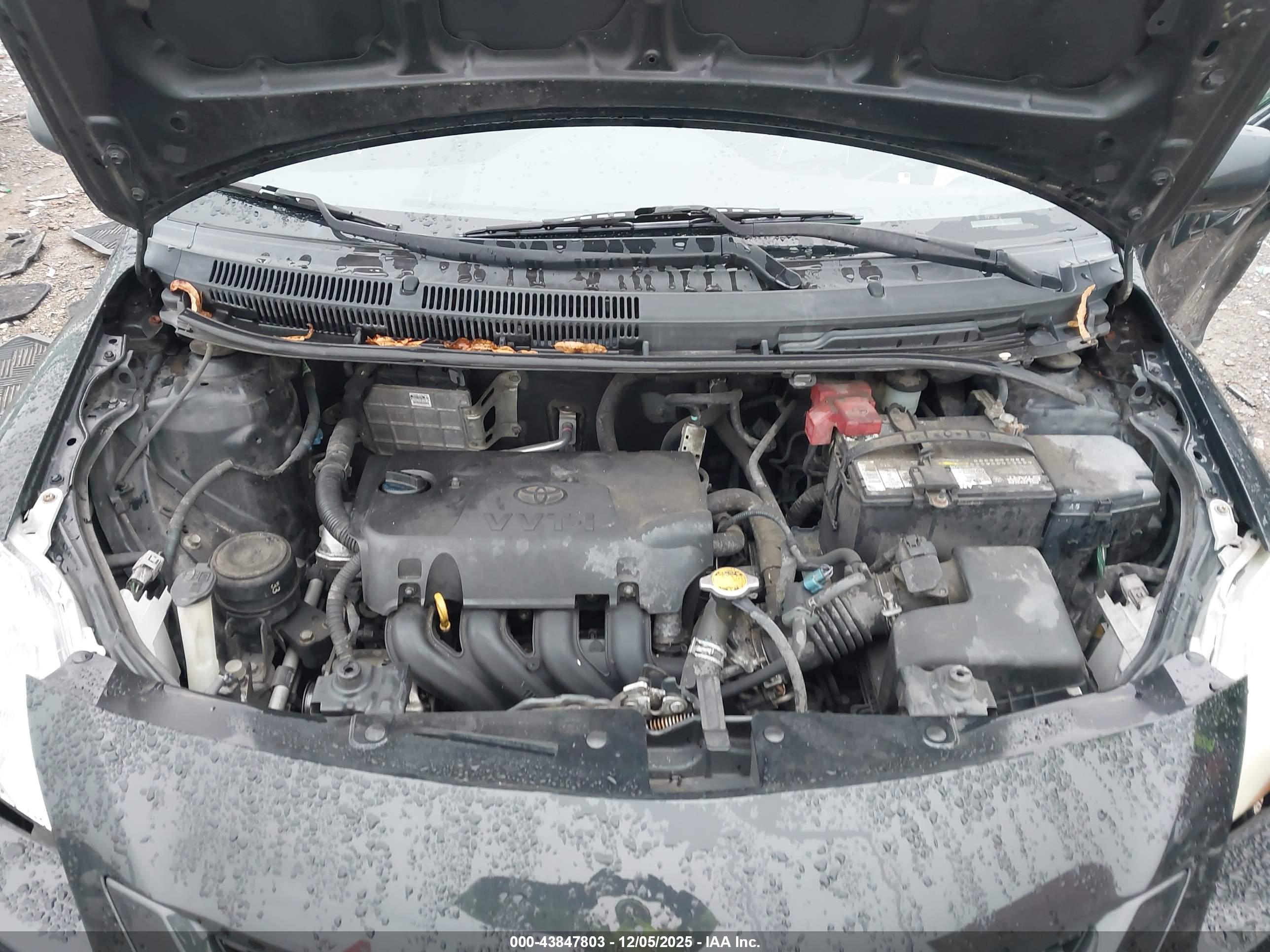 TOYOTA YARIS image 10