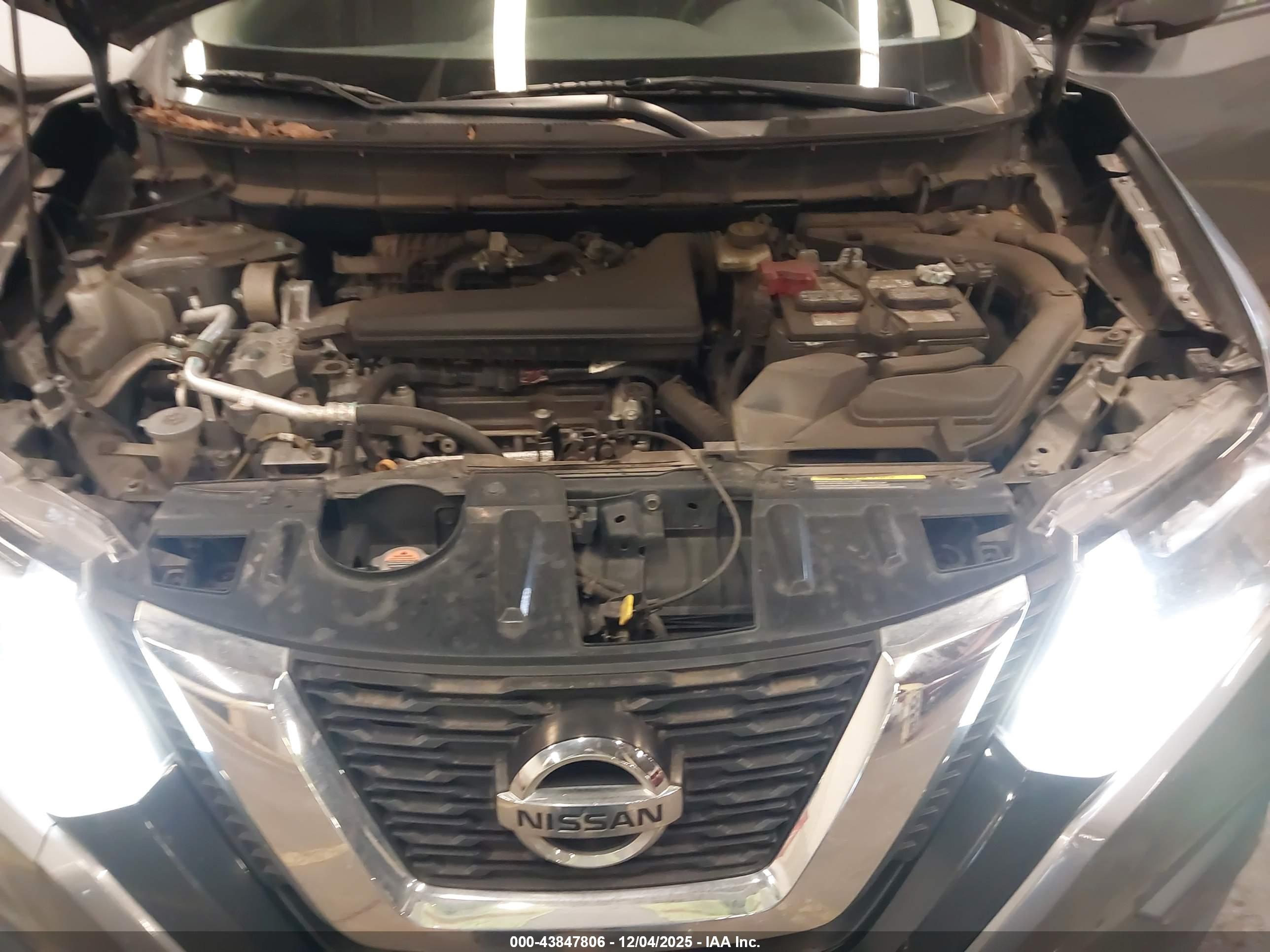NISSAN ROGUE image 10