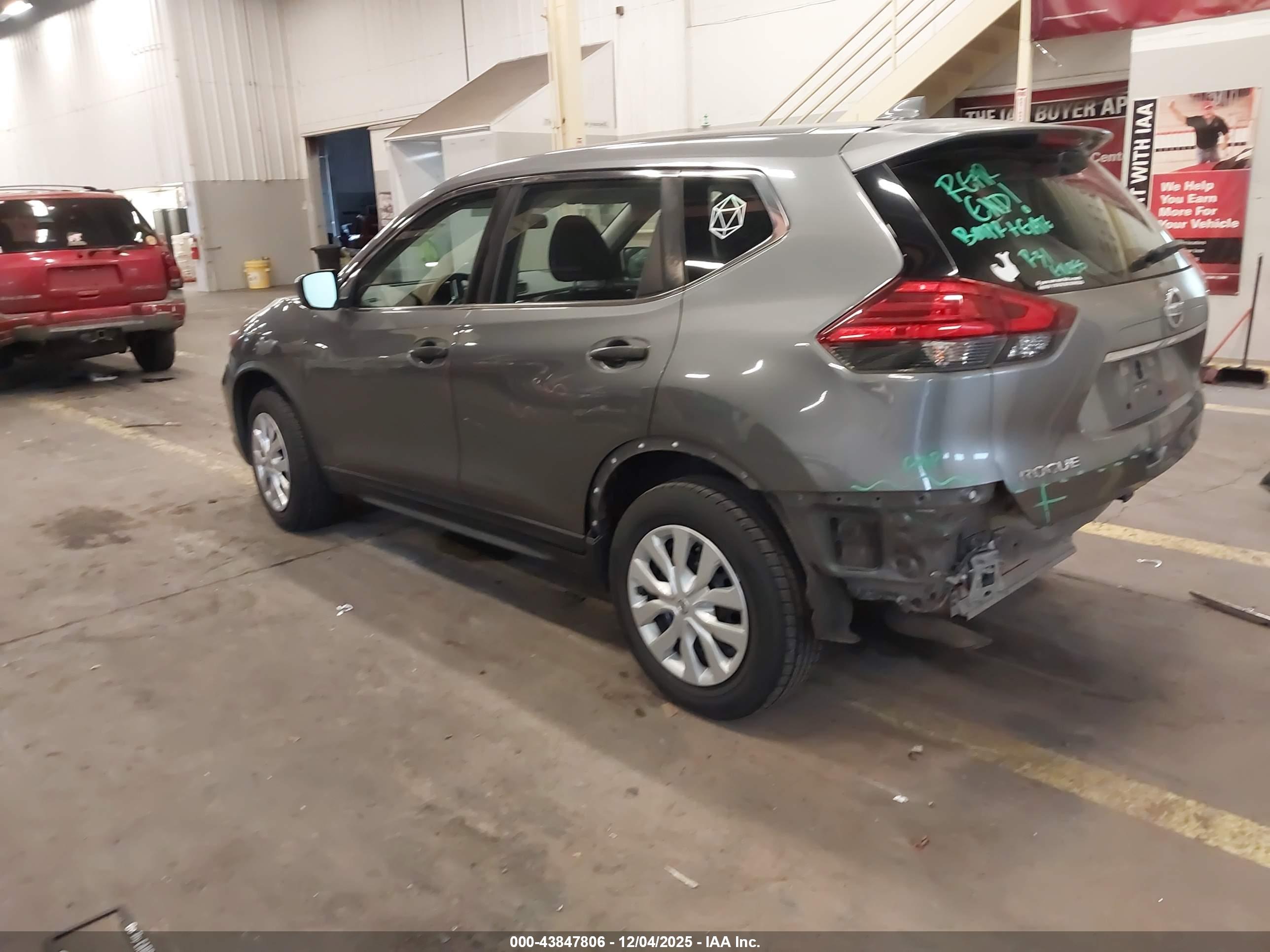 NISSAN ROGUE image 3