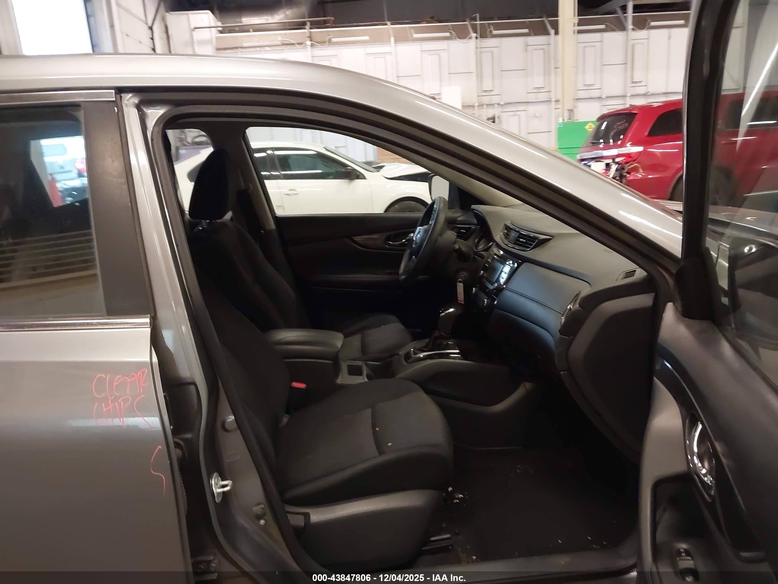 NISSAN ROGUE image 5