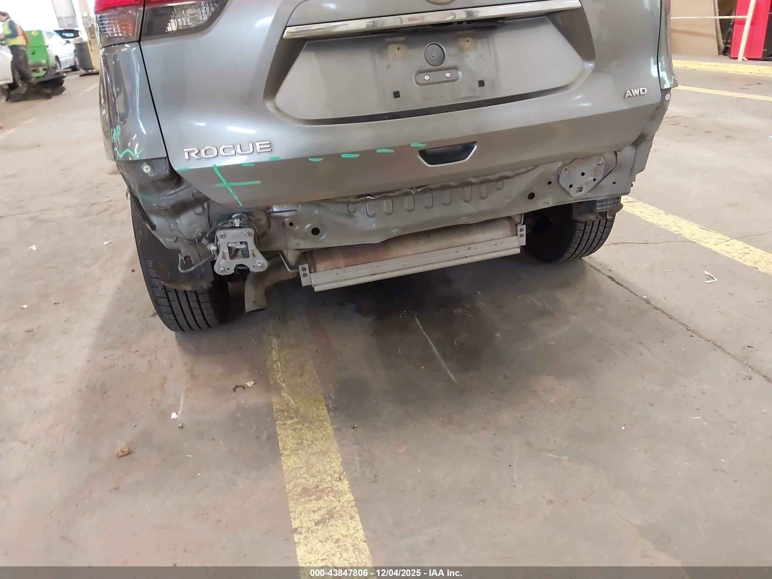 NISSAN ROGUE image 6