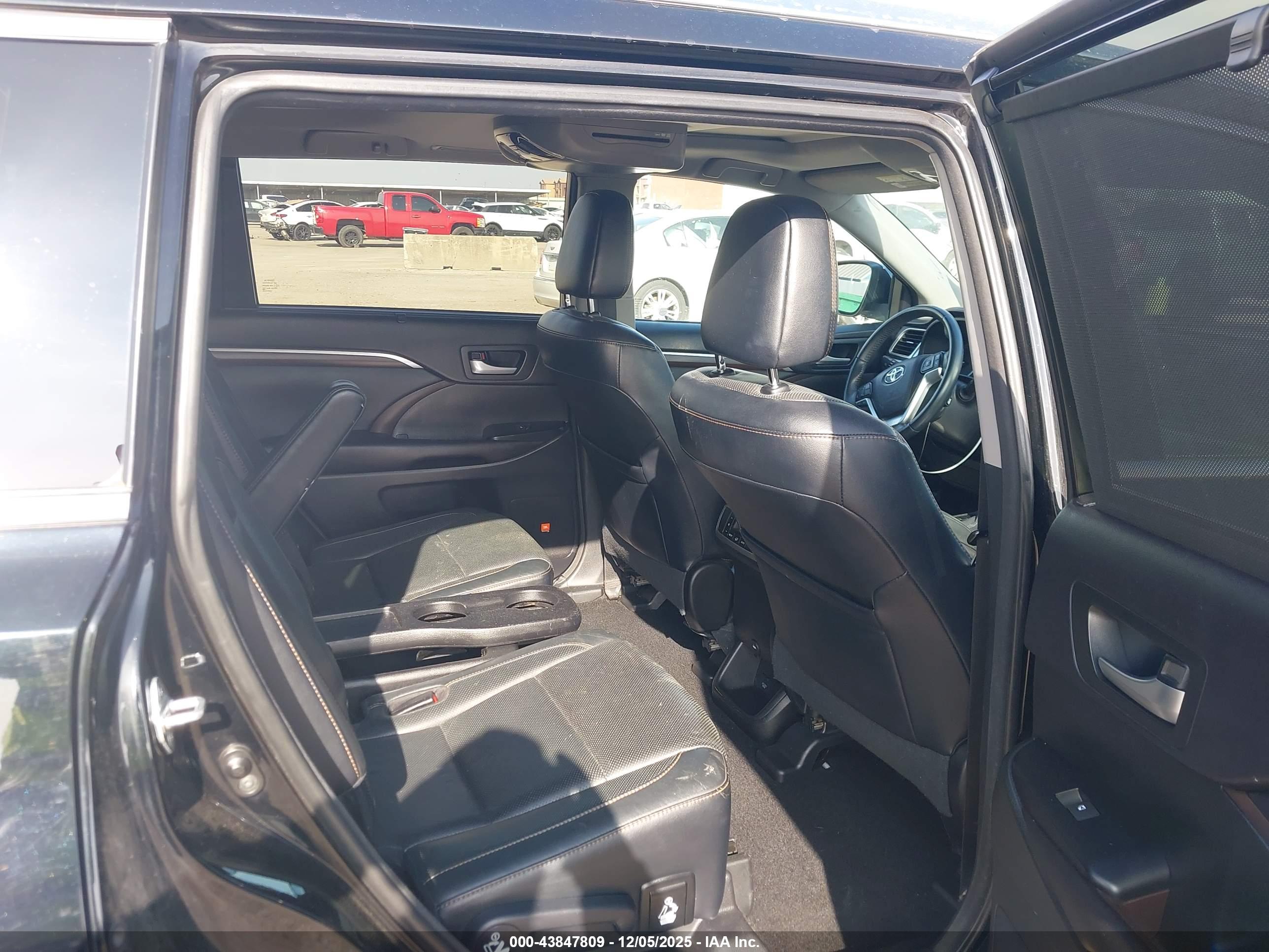 TOYOTA HIGHLANDER image 8
