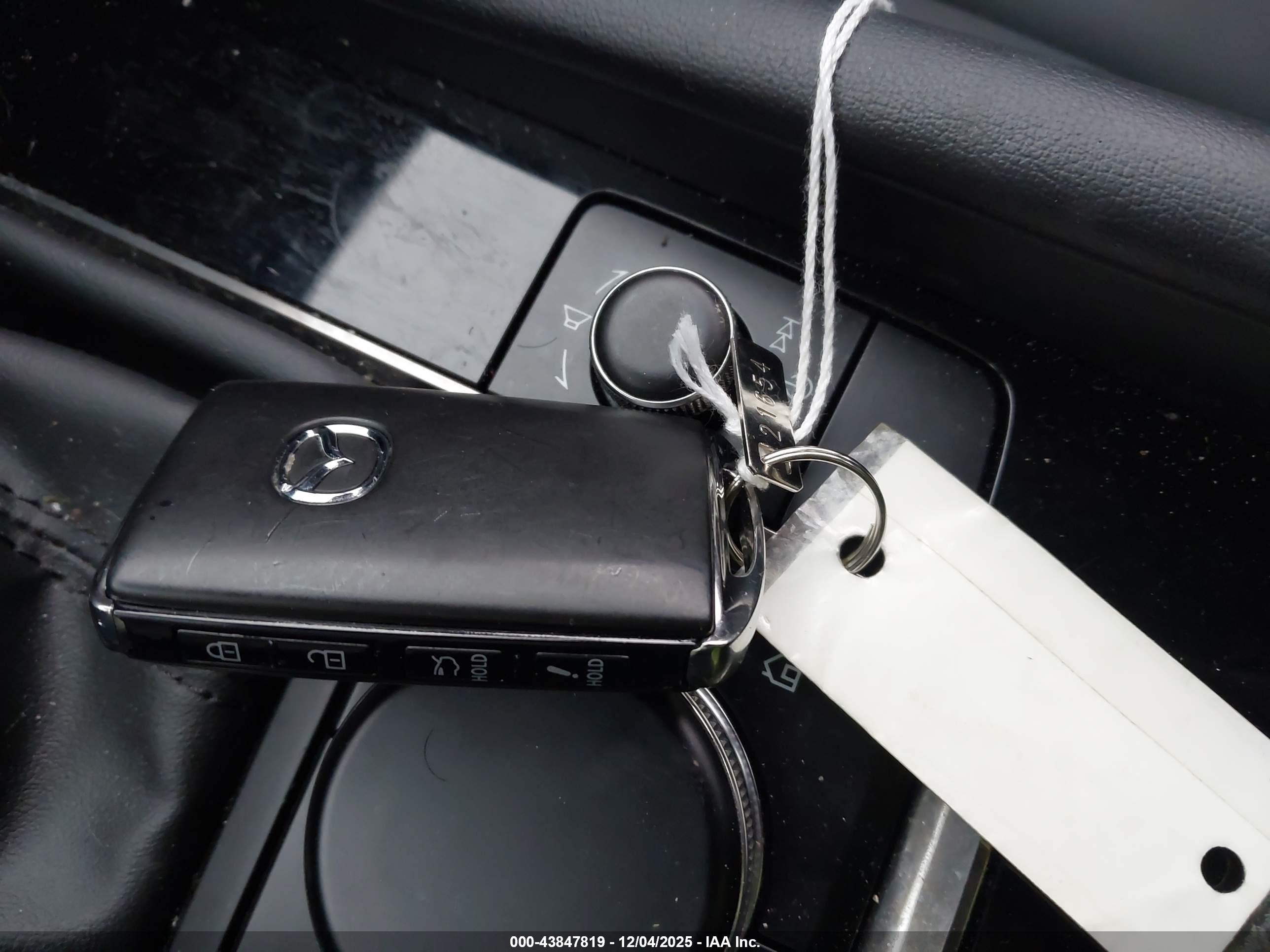 MAZDA MAZDA3 image 11