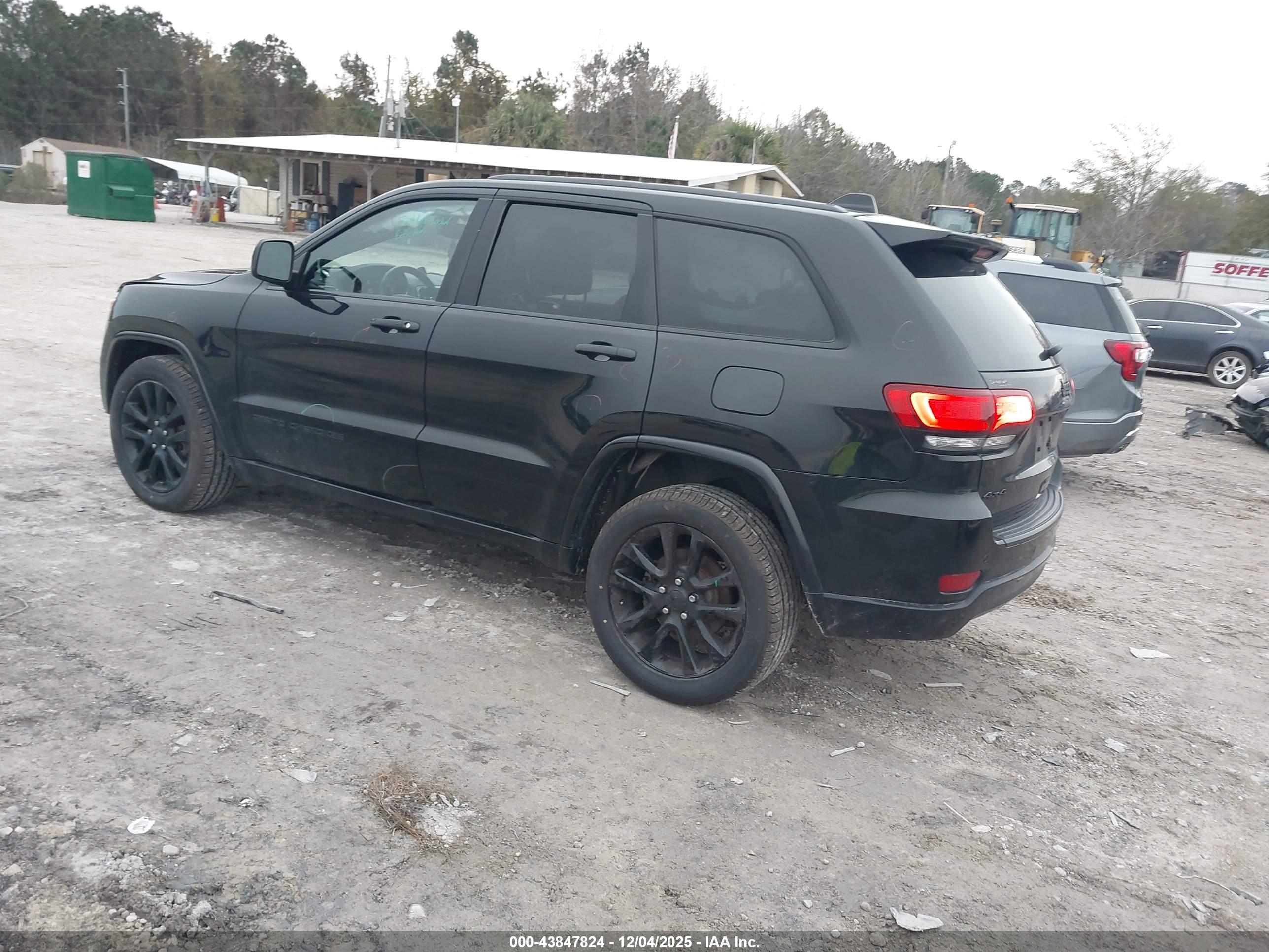 JEEP GRAND image 3