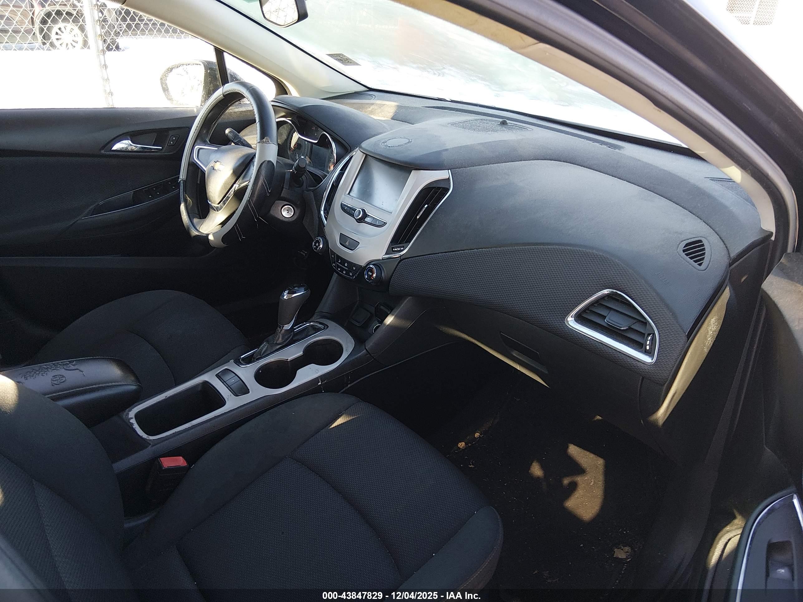 CHEVROLET CRUZE image 5