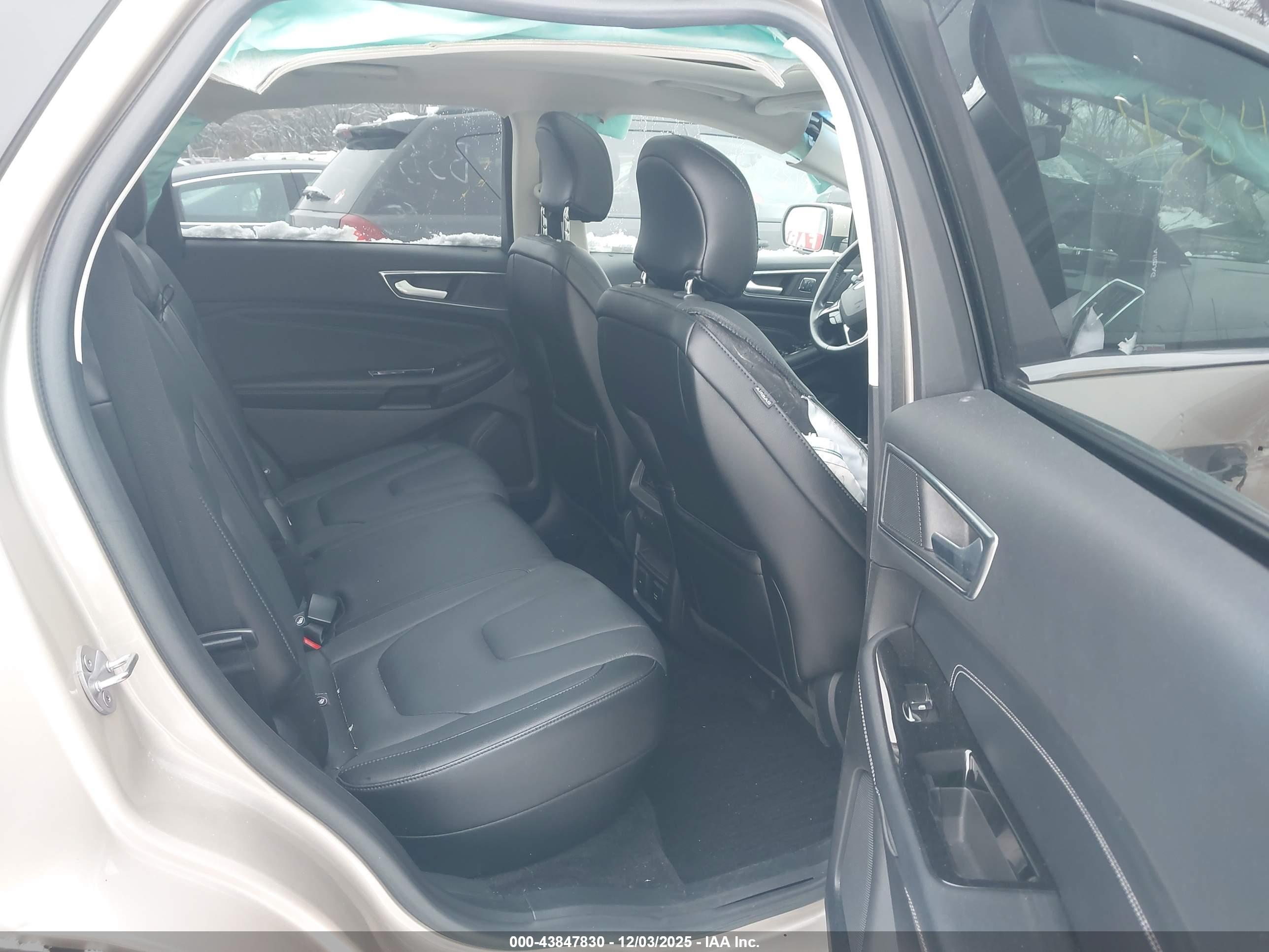 FORD EDGE image 8