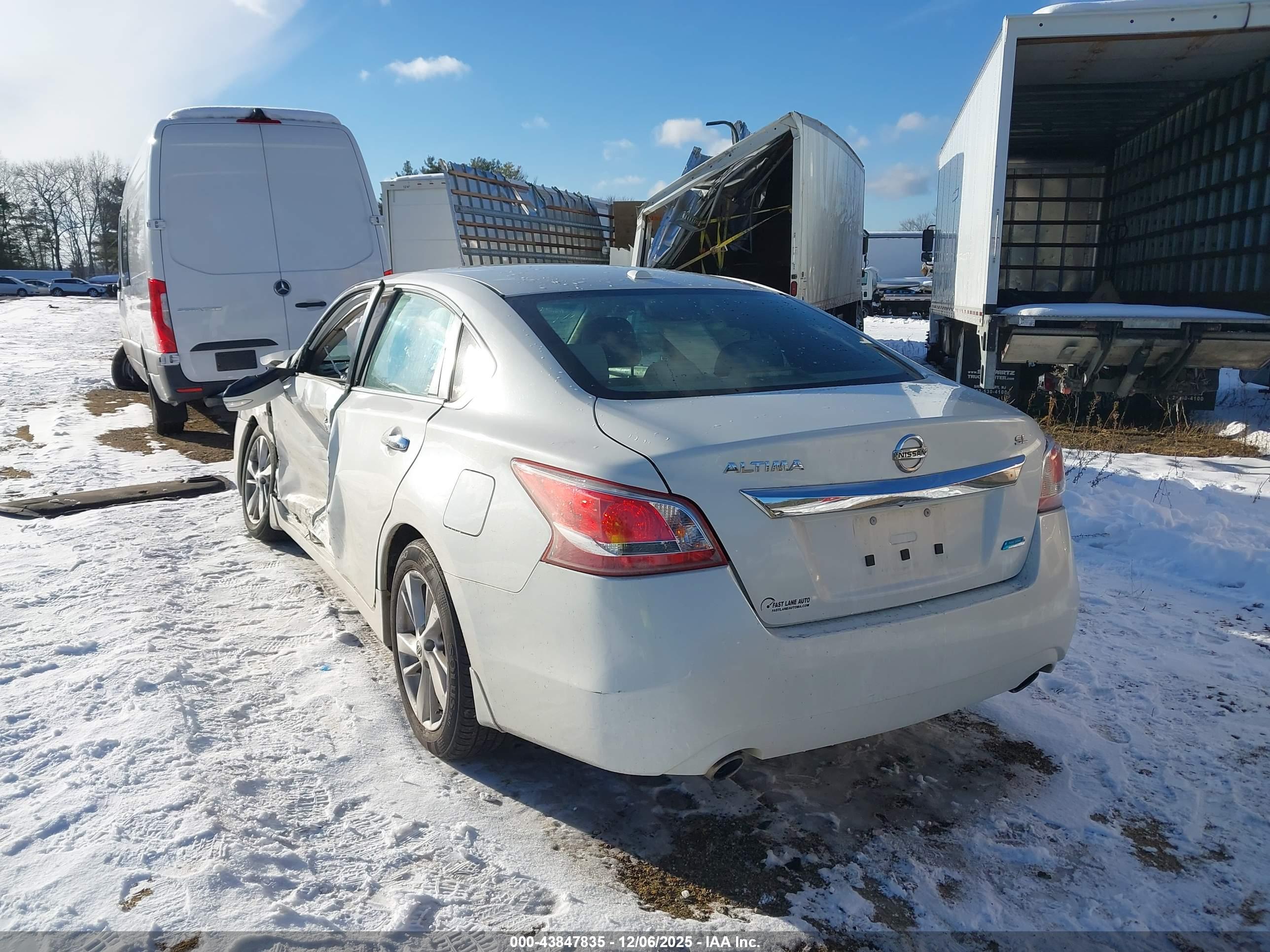 NISSAN ALTIMA image 3