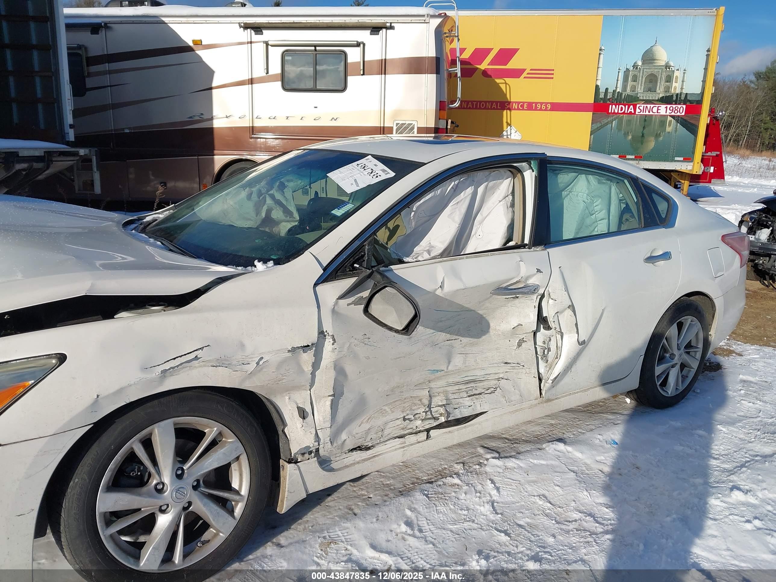 NISSAN ALTIMA image 6