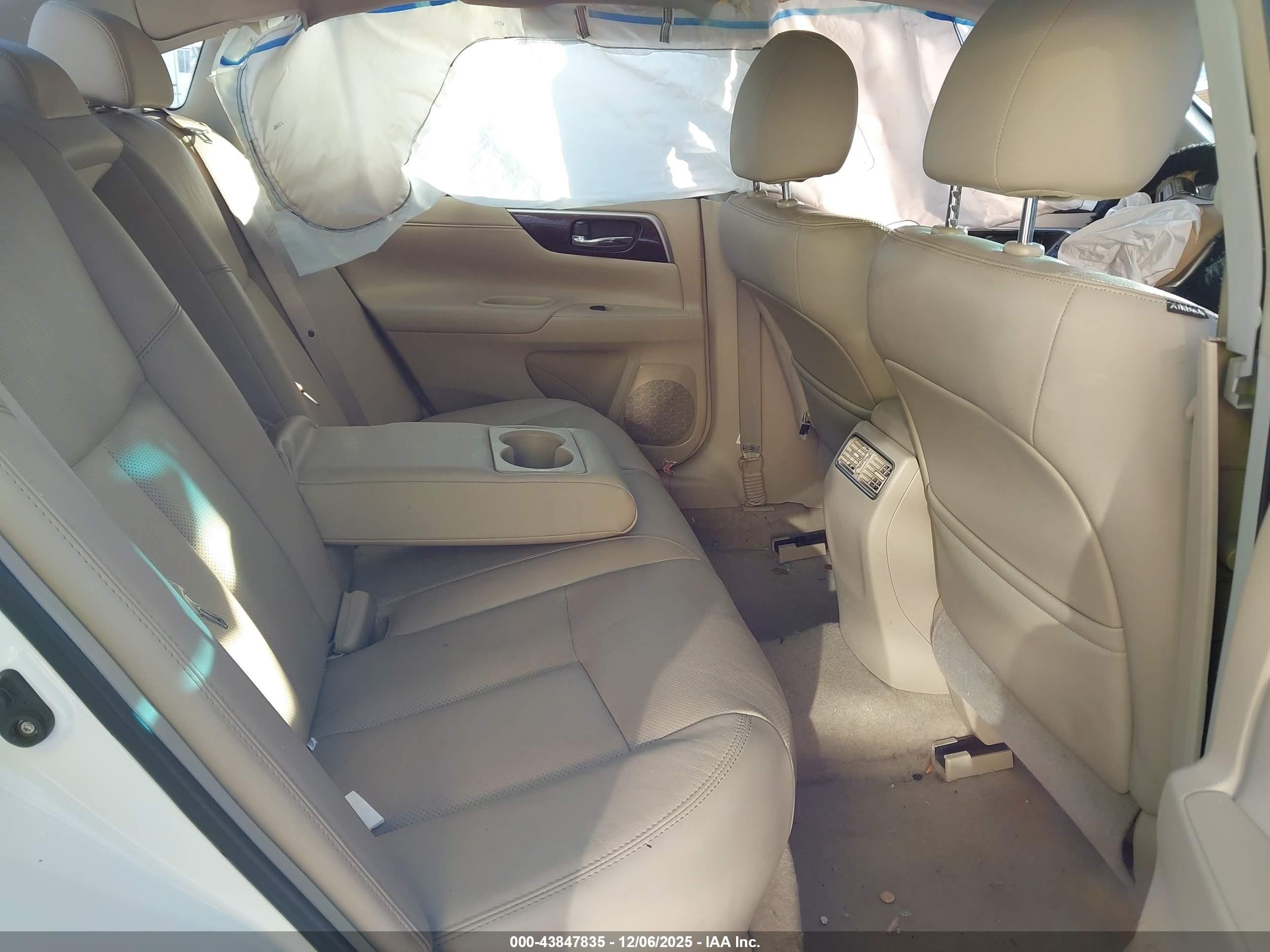 NISSAN ALTIMA image 8