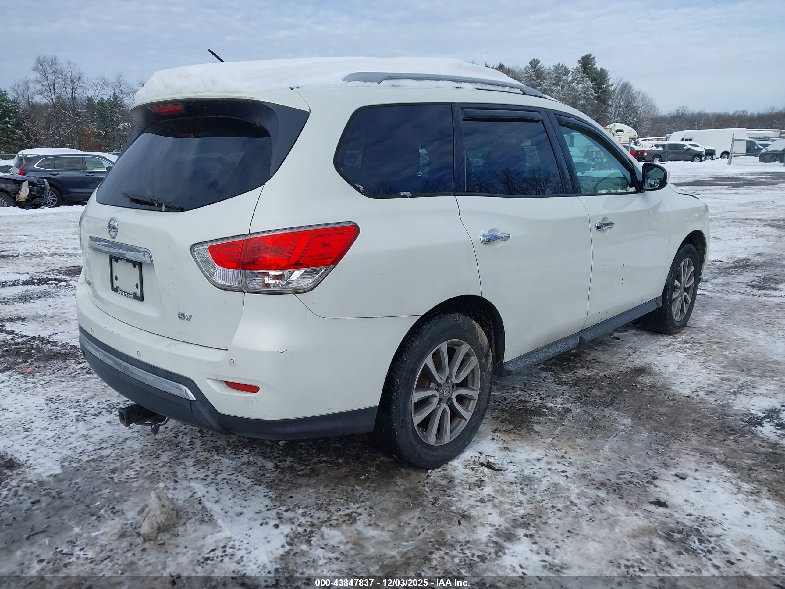 NISSAN PATHFINDER image 4