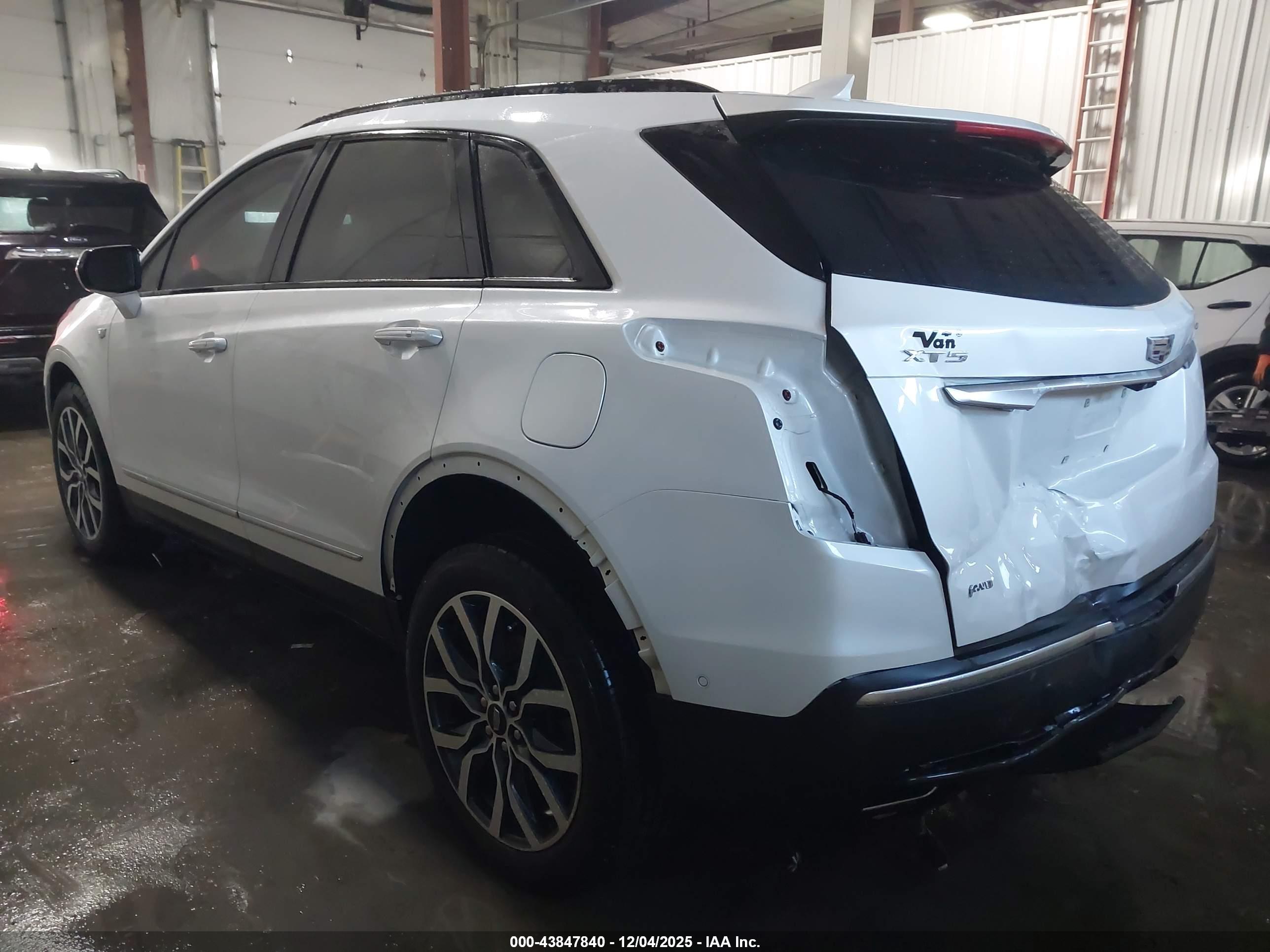 CADILLAC XT5 image 3