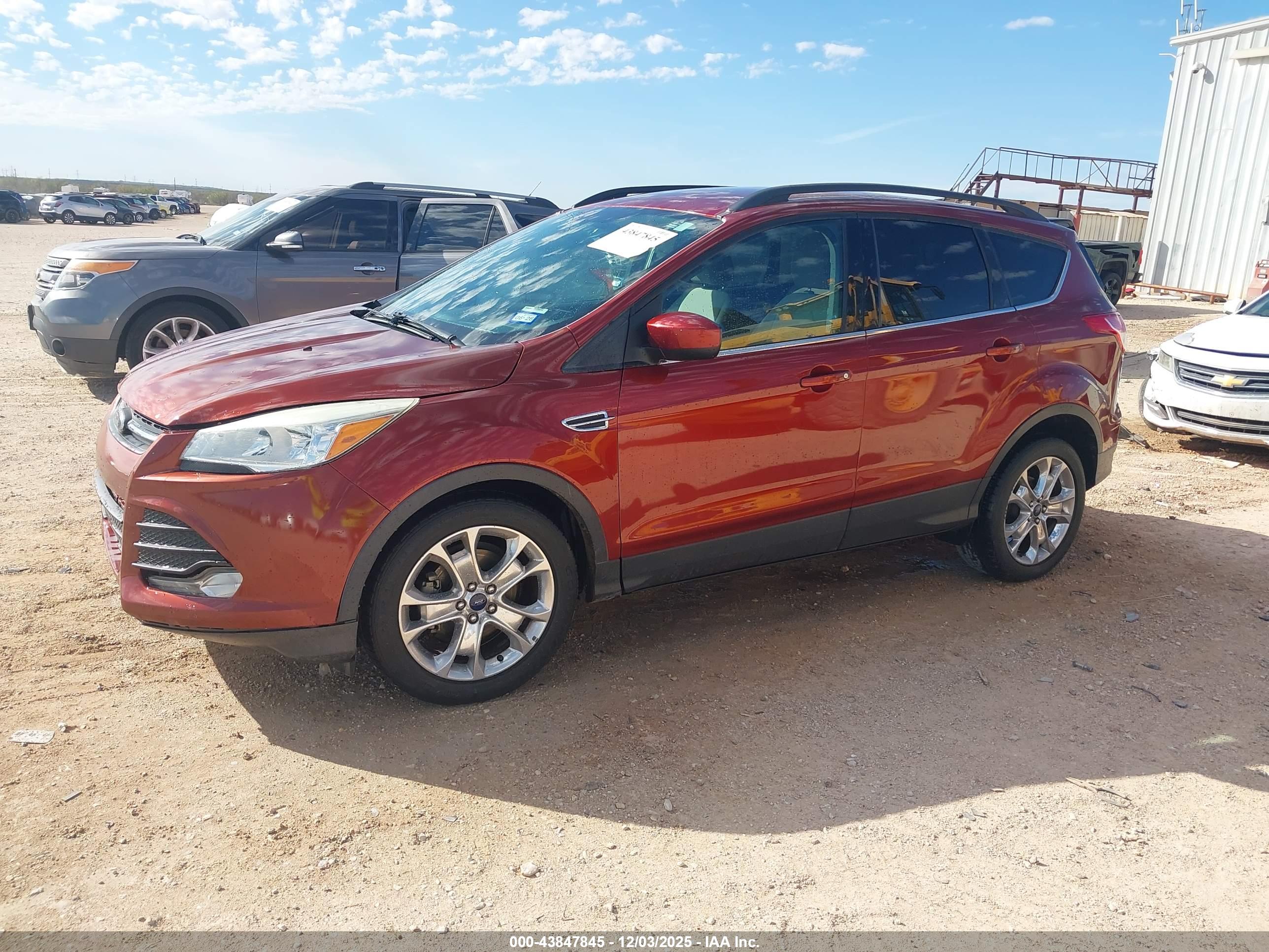 FORD ESCAPE image 2