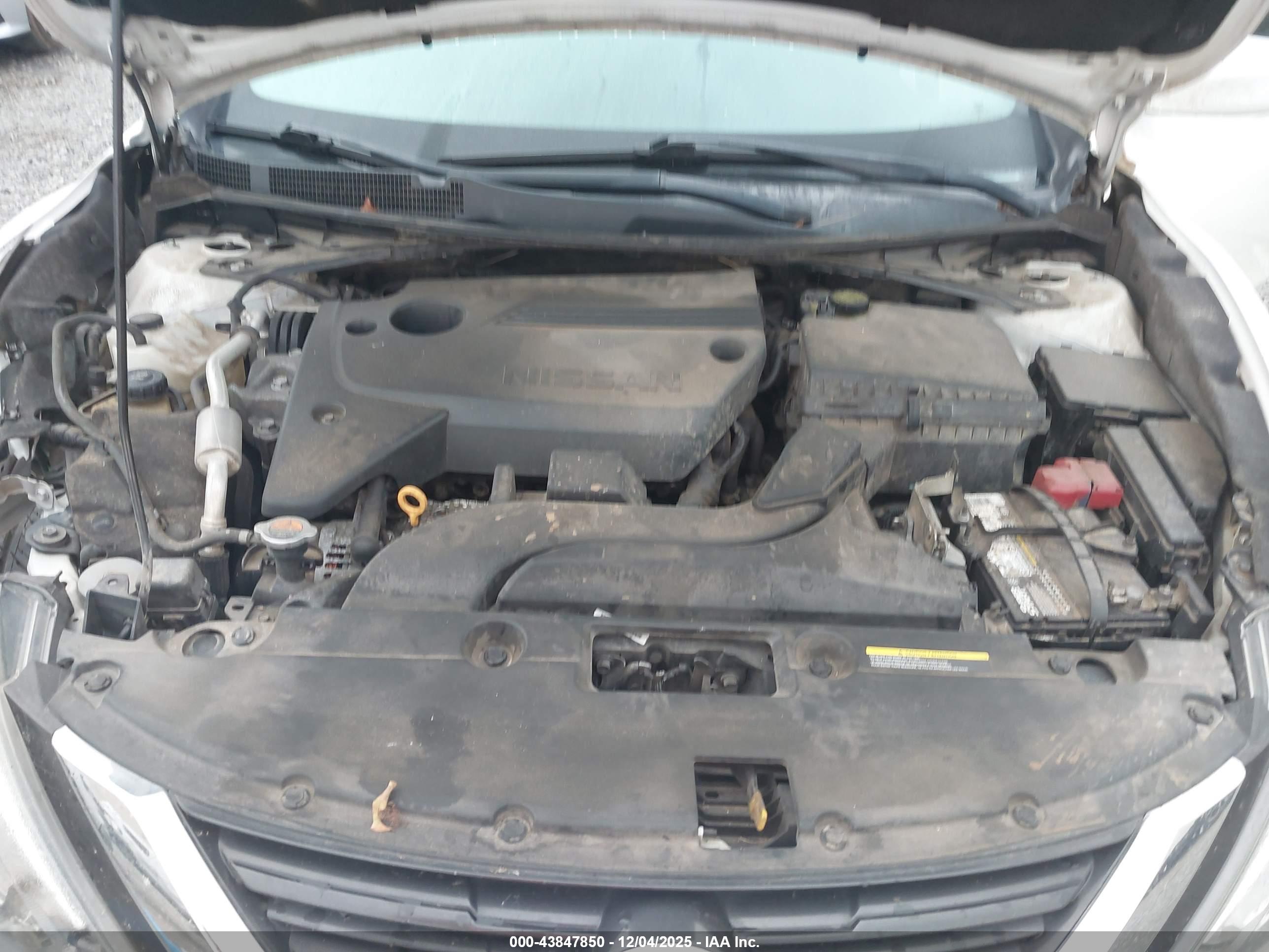 NISSAN ALTIMA image 10