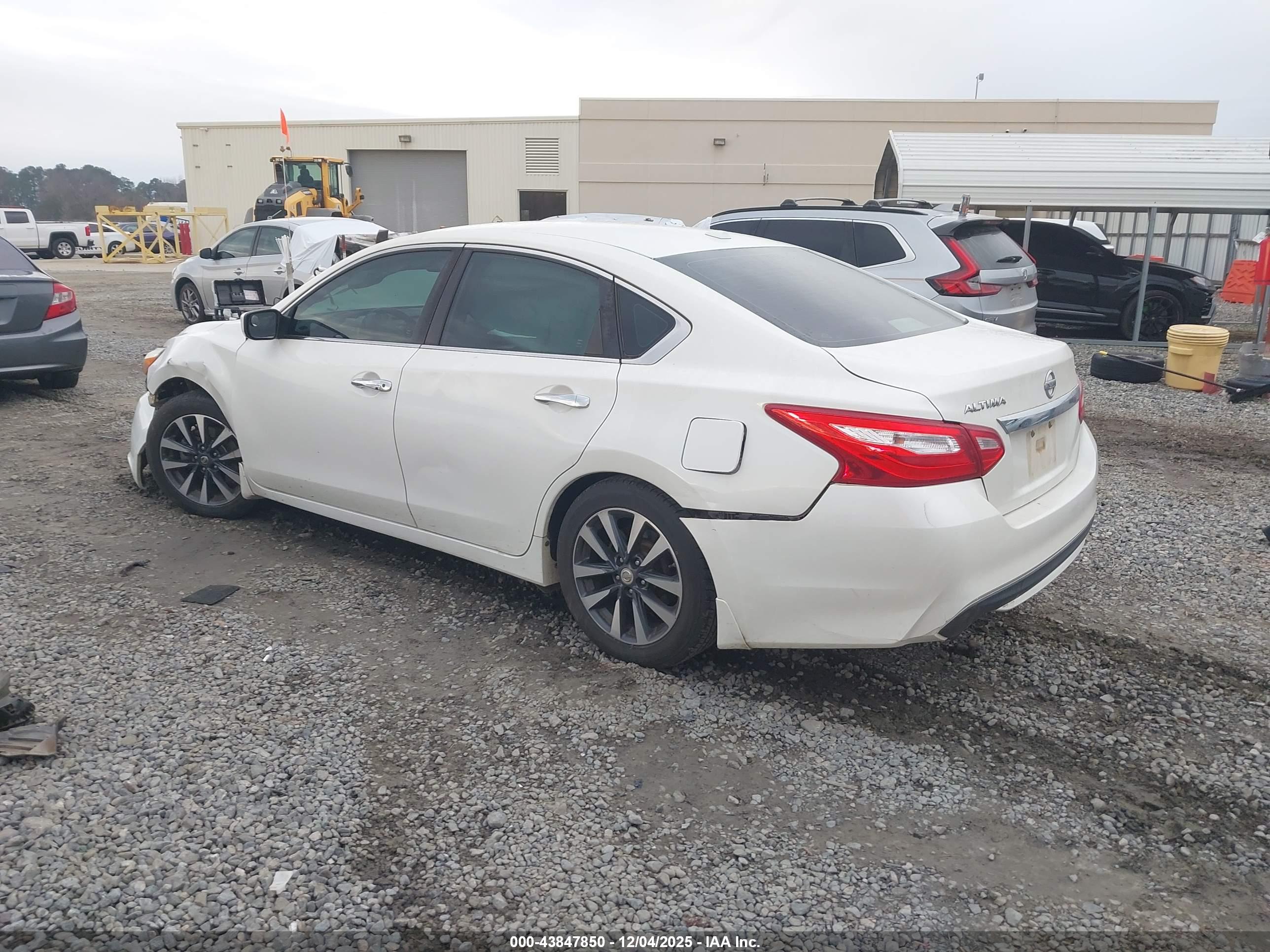 NISSAN ALTIMA image 3