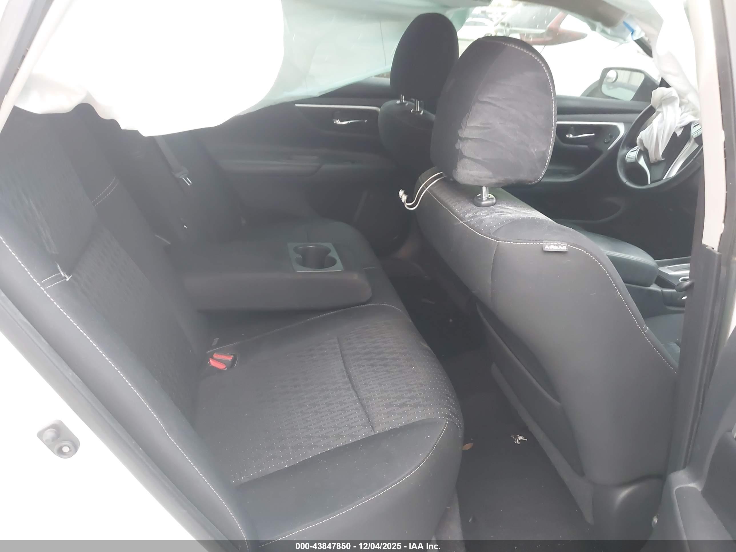 NISSAN ALTIMA image 8