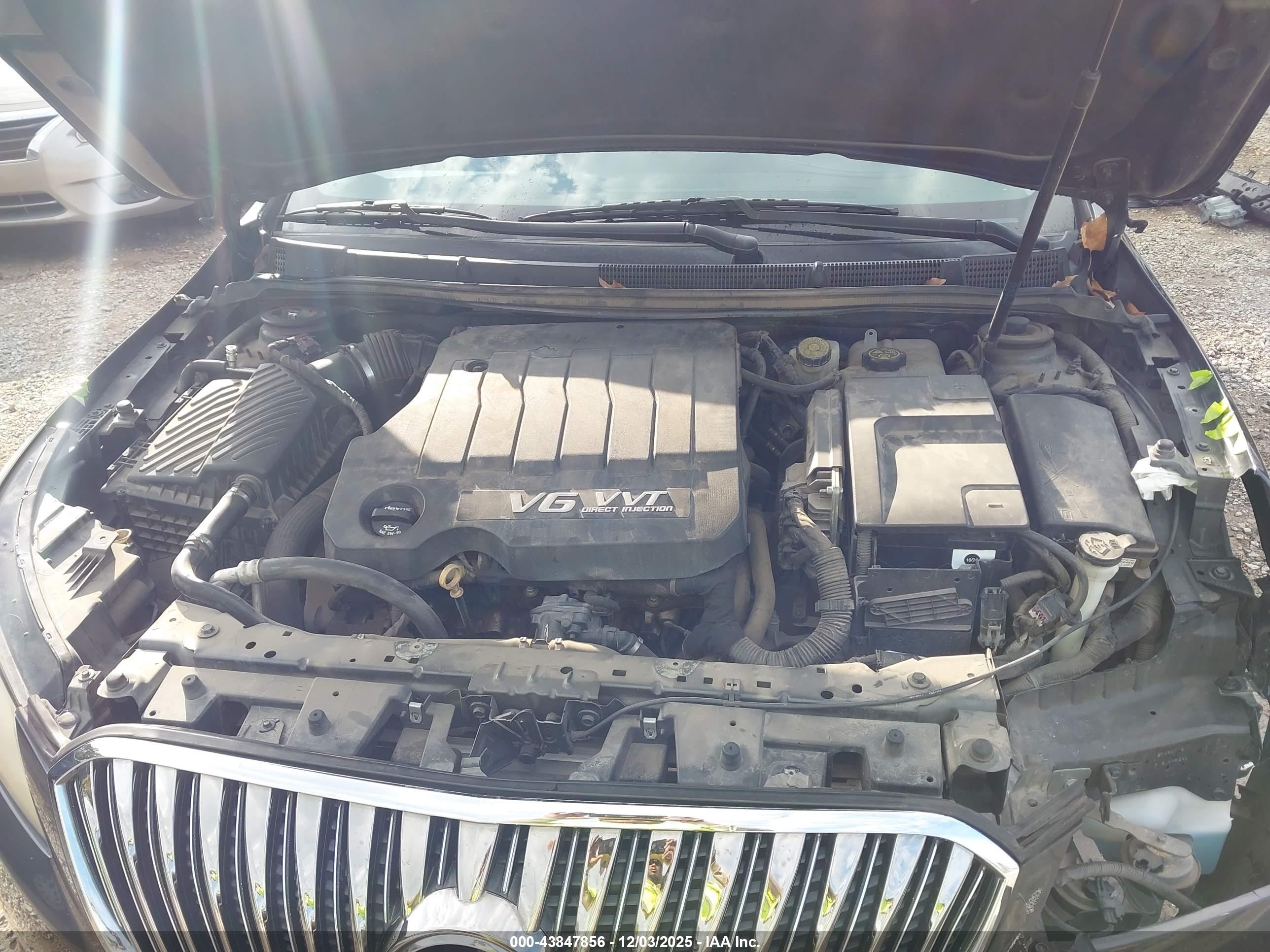 BUICK LACROSSE image 10